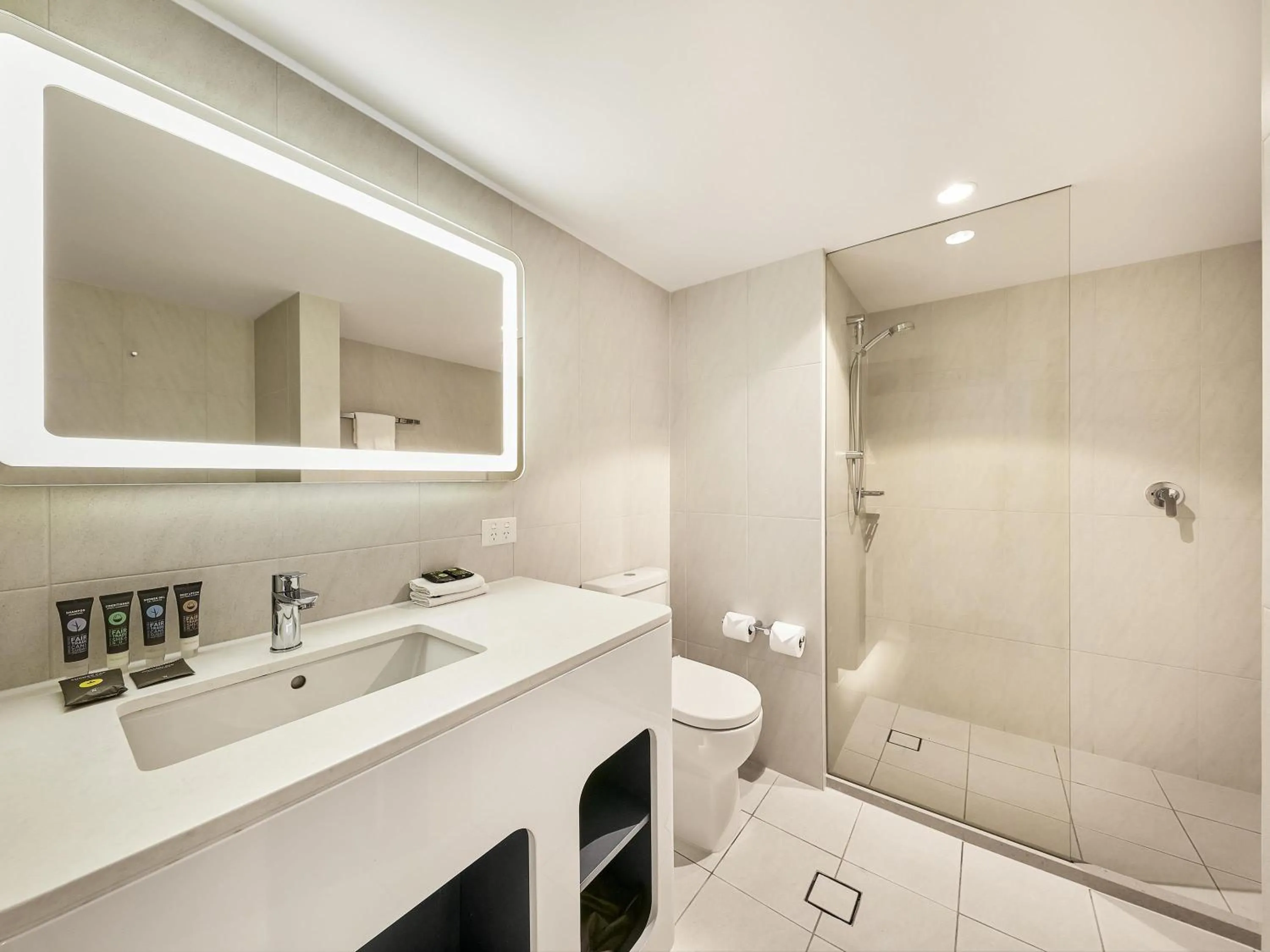 Bedroom in Novotel Surfers Paradise