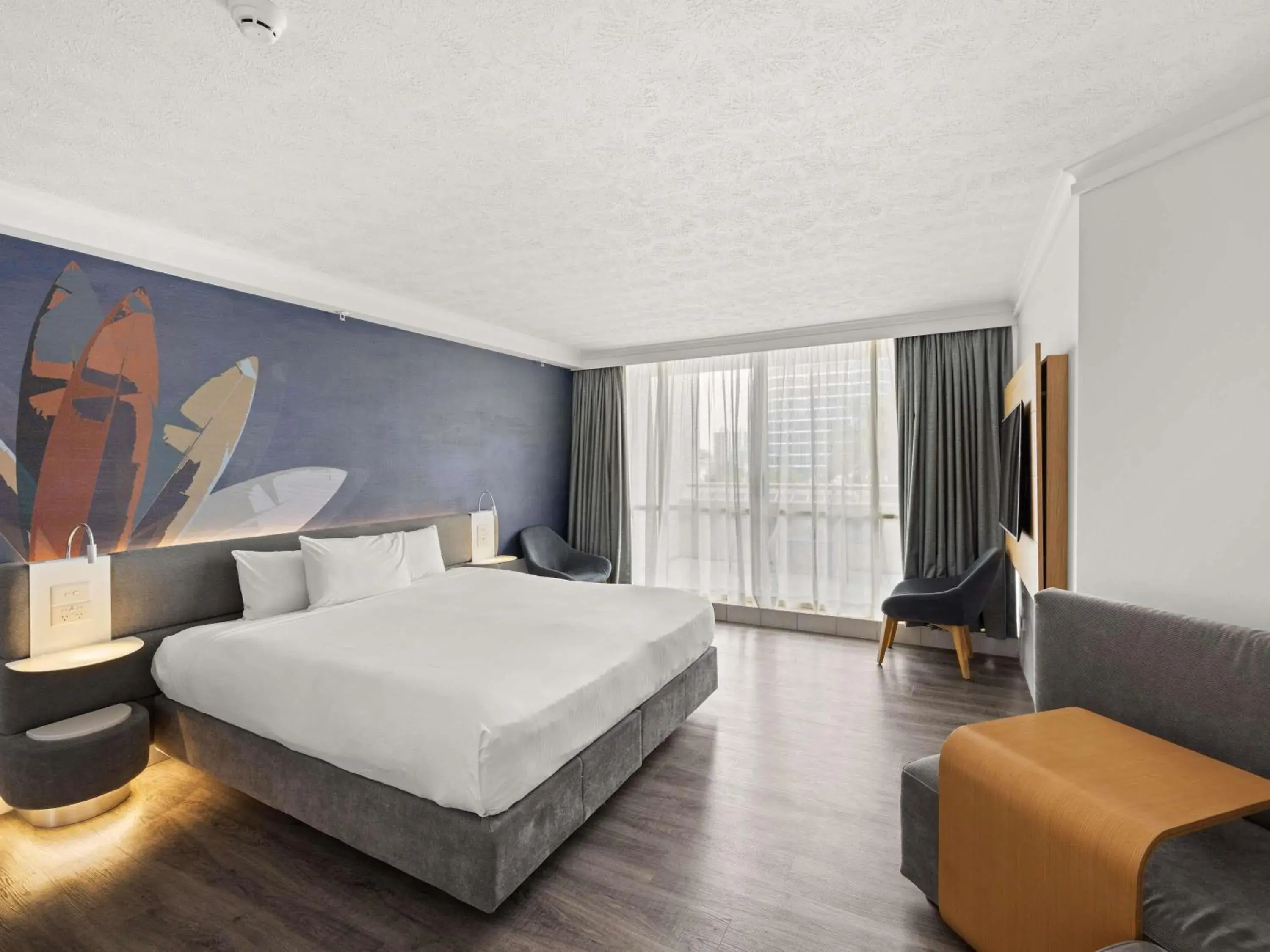 Deluxe King Room with View in Novotel Surfers Paradise Deluxe King Room with View in Novotel Surfers Paradise