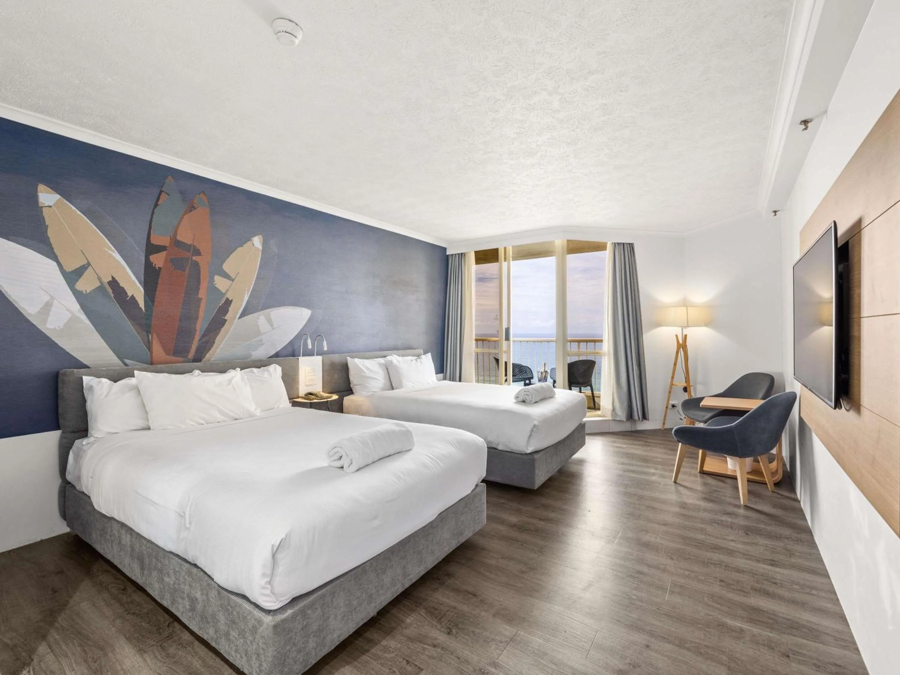 Property building, Bed in Novotel Surfers Paradise