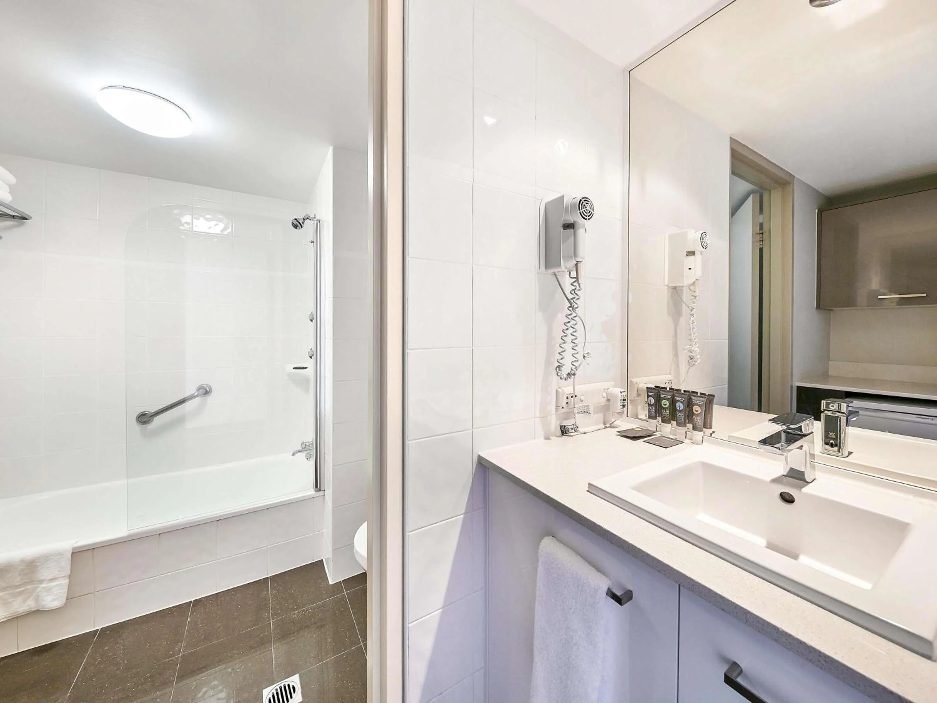 Bedroom in Novotel Surfers Paradise