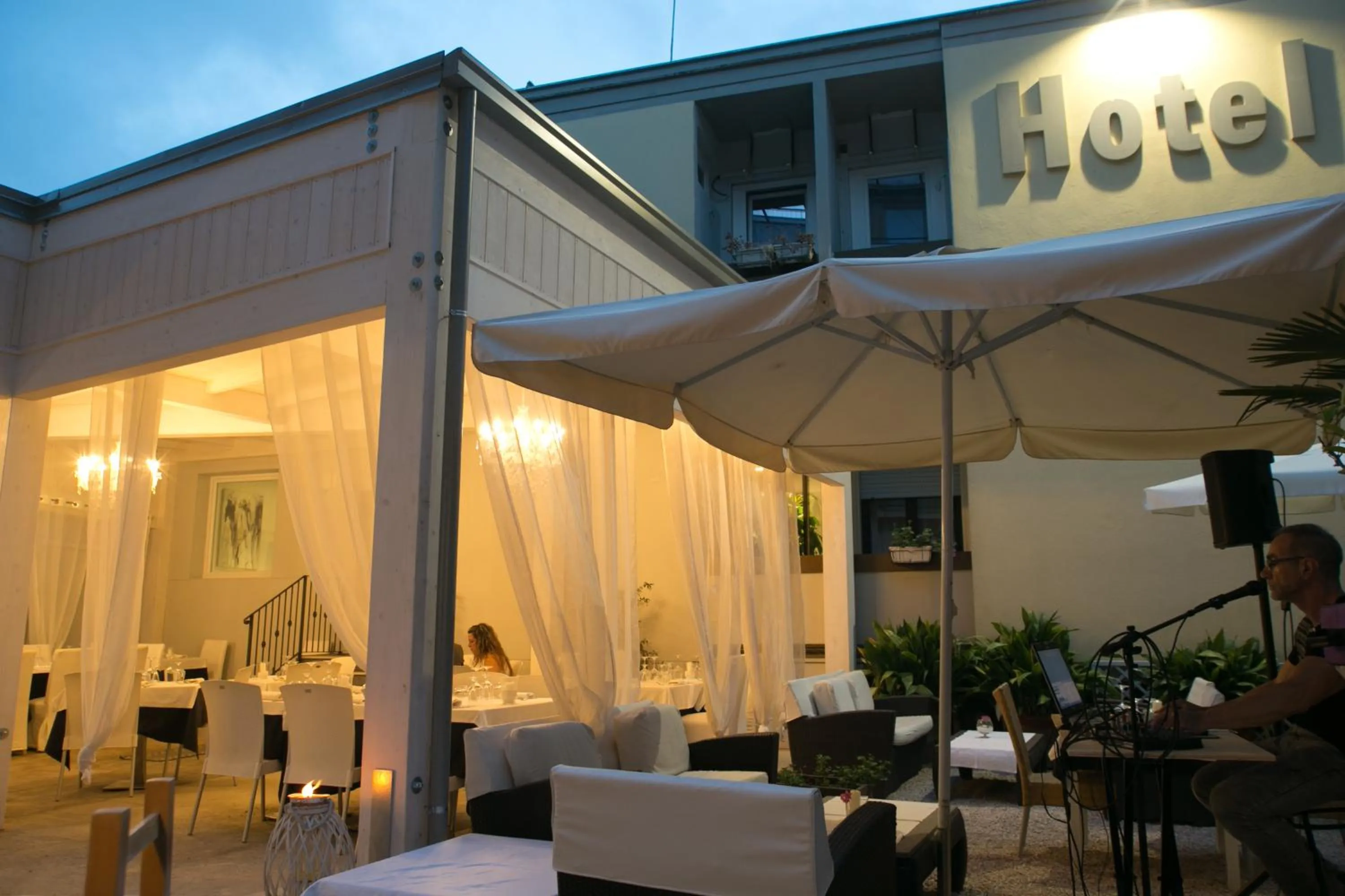 Restaurant/places to eat in Hotel La Torraccia