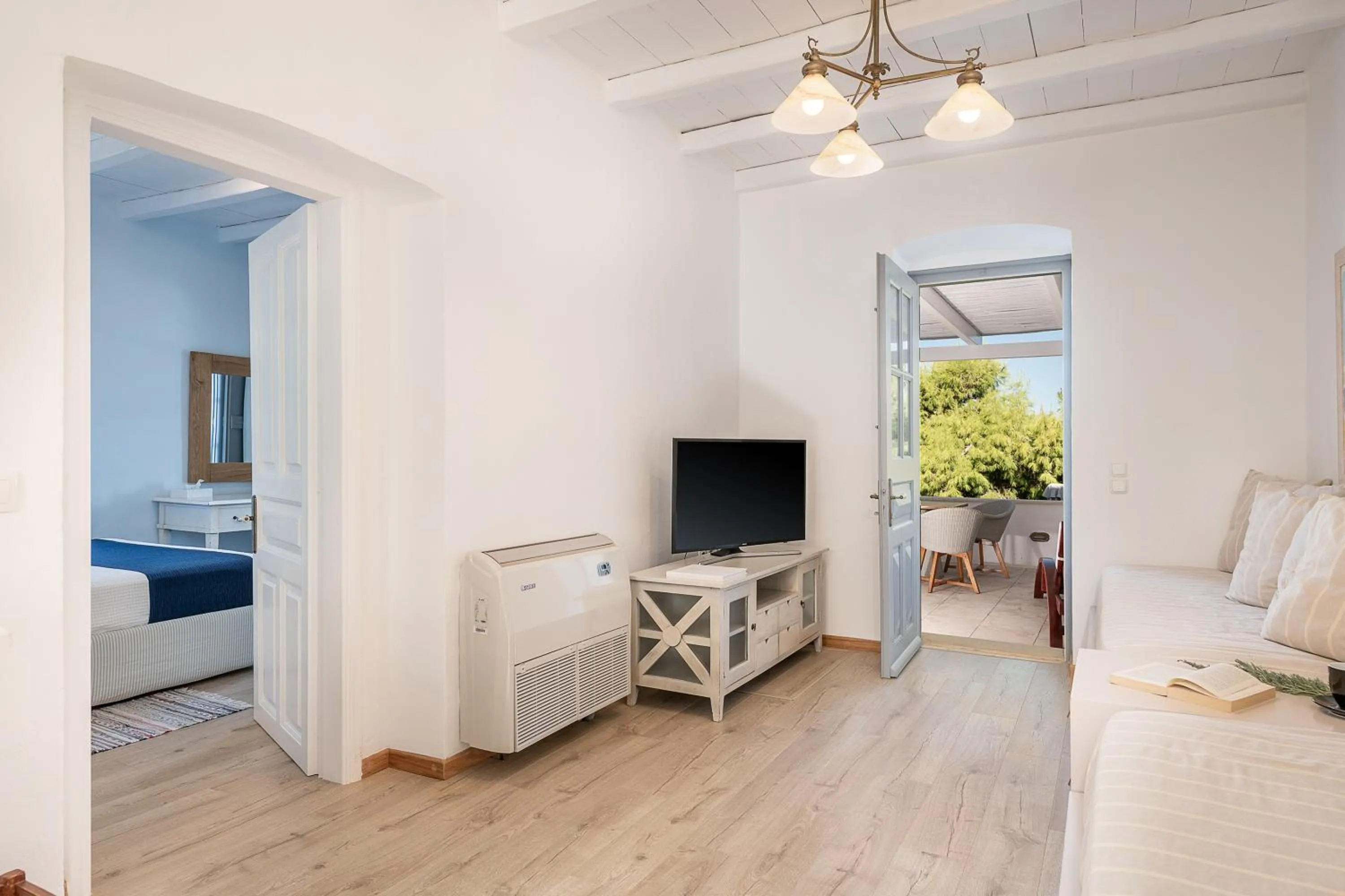 Living room, Bed in Bellevalia Hydra - Formerly Four Seasons Hydra