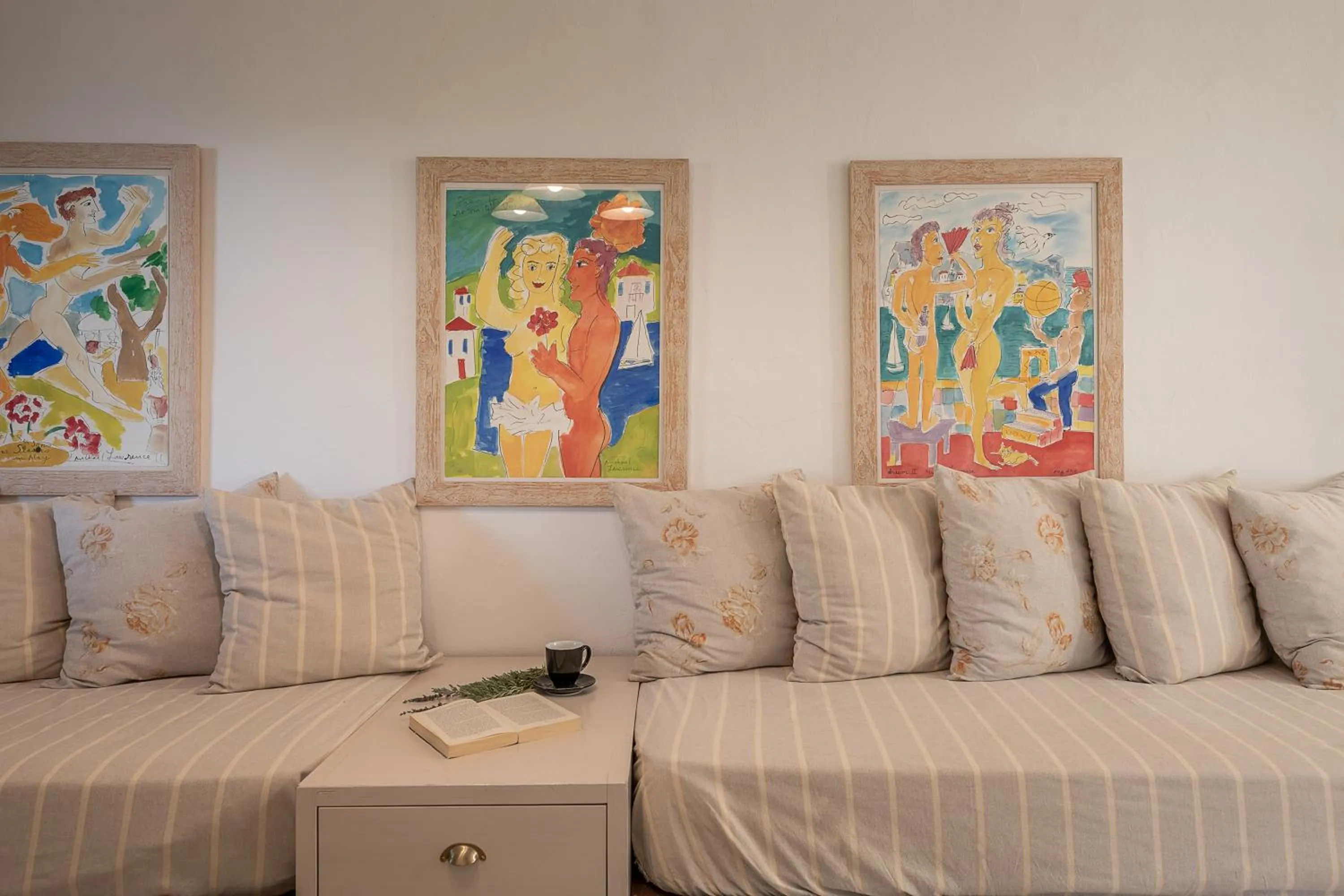 Living room, Bed in Bellevalia Hydra - Formerly Four Seasons Hydra