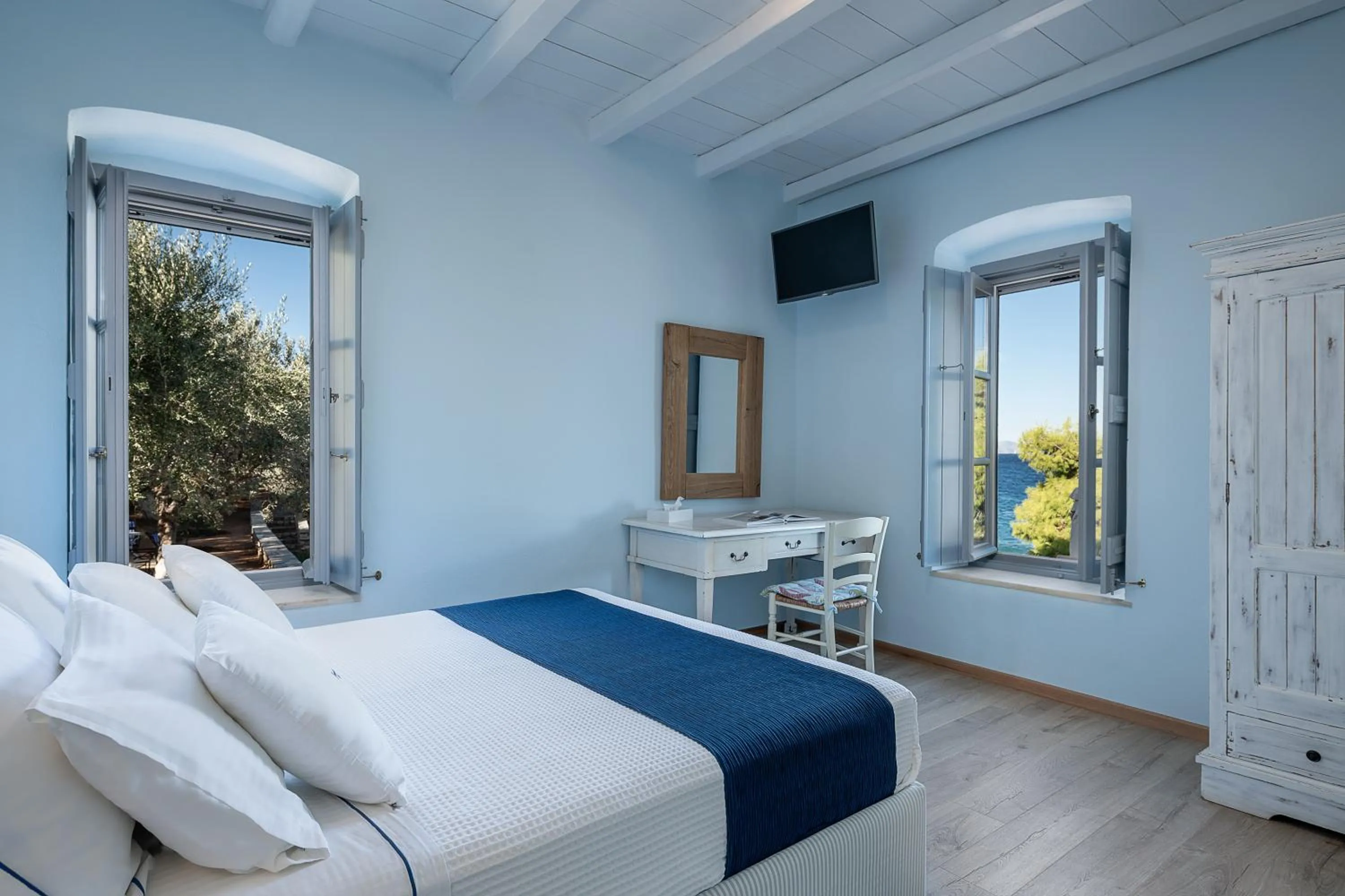 Bedroom, Bed in Bellevalia Hydra - Formerly Four Seasons Hydra