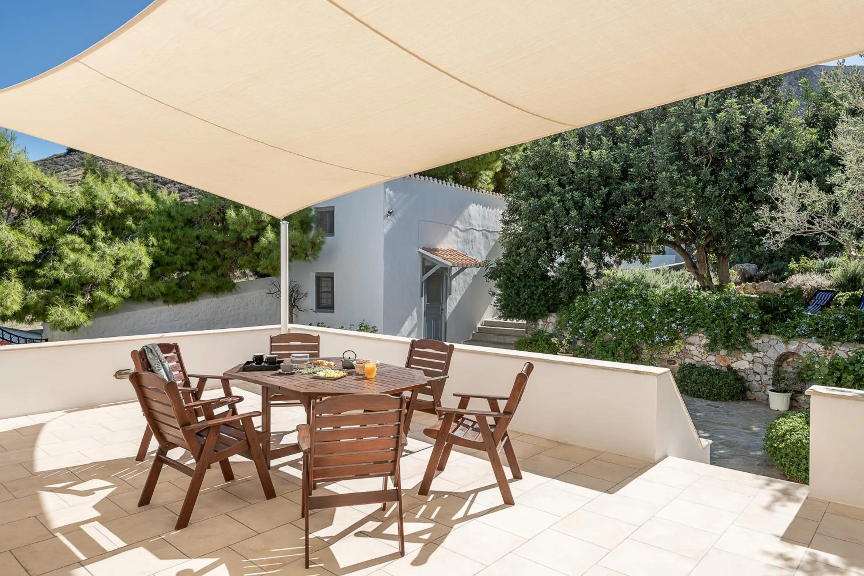 Garden in Bellevalia Hydra - Formerly Four Seasons Hydra