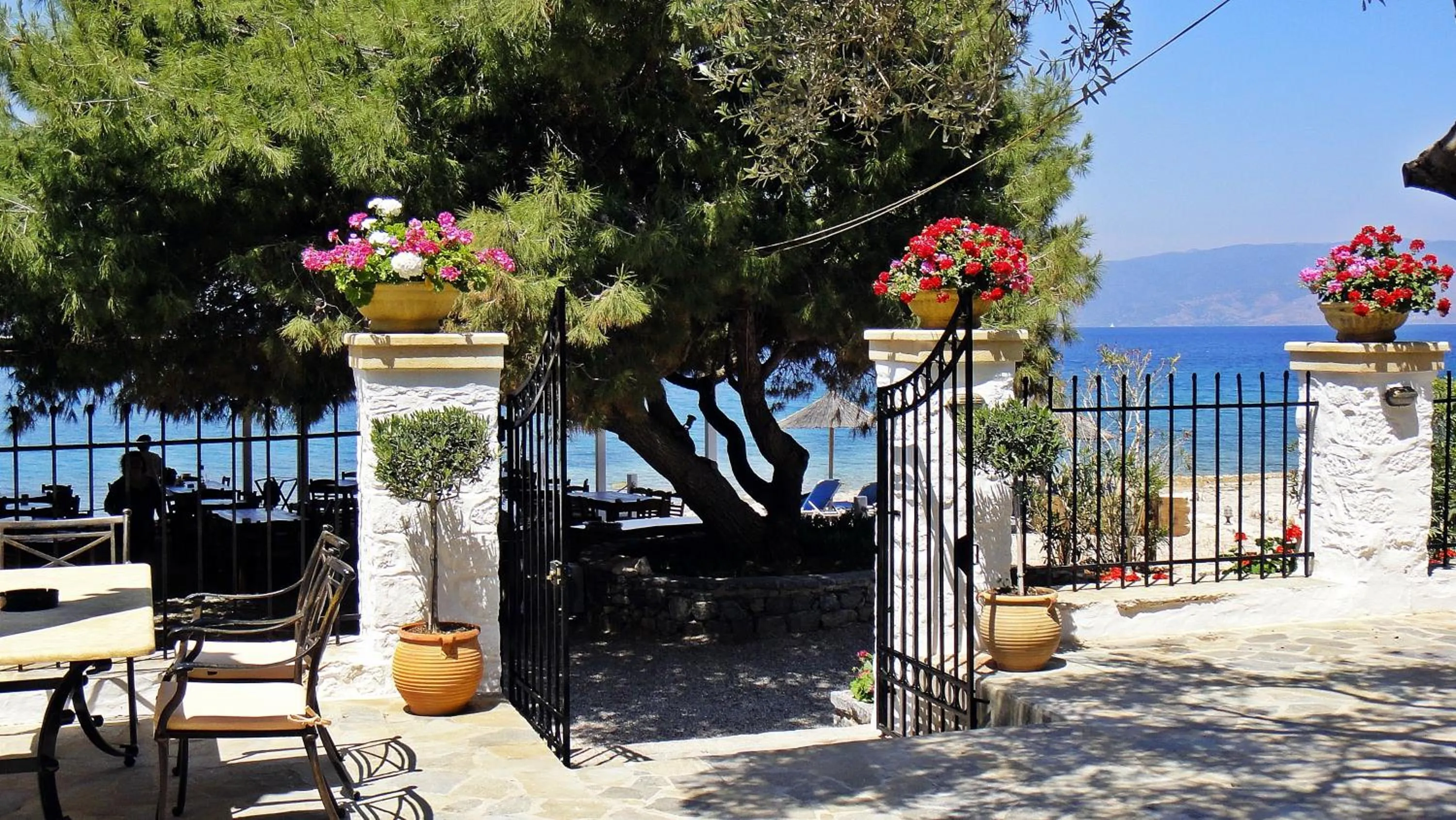 Patio in Bellevalia Hydra - Formerly Four Seasons Hydra