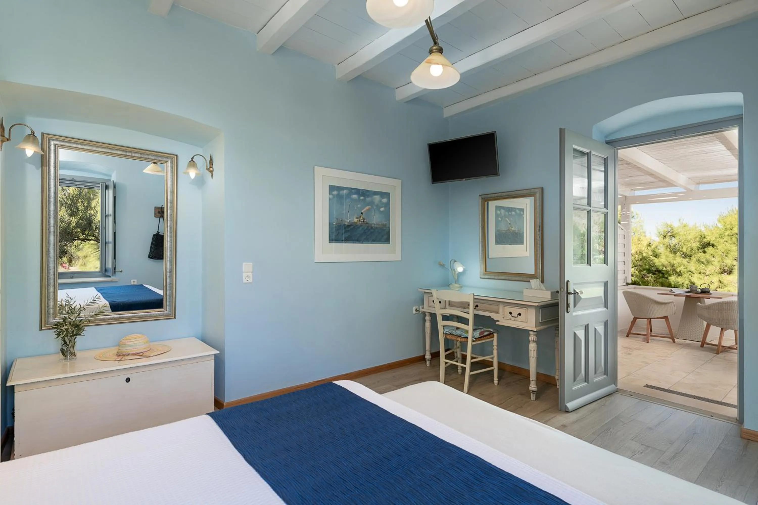 Bedroom, Bed in Bellevalia Hydra - Formerly Four Seasons Hydra