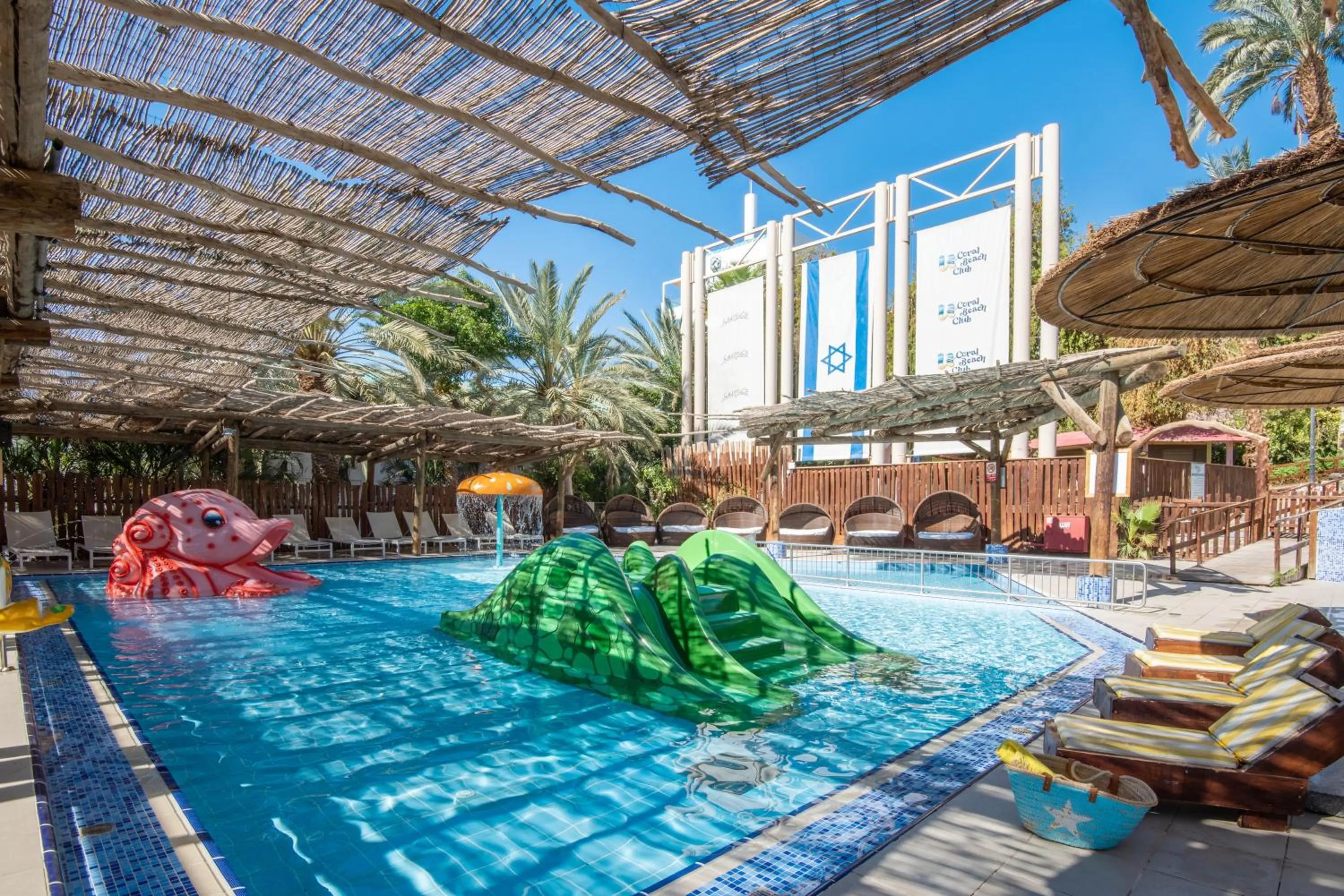 Swimming pool in U Coral Beach Club Eilat – Ultra All inclusive