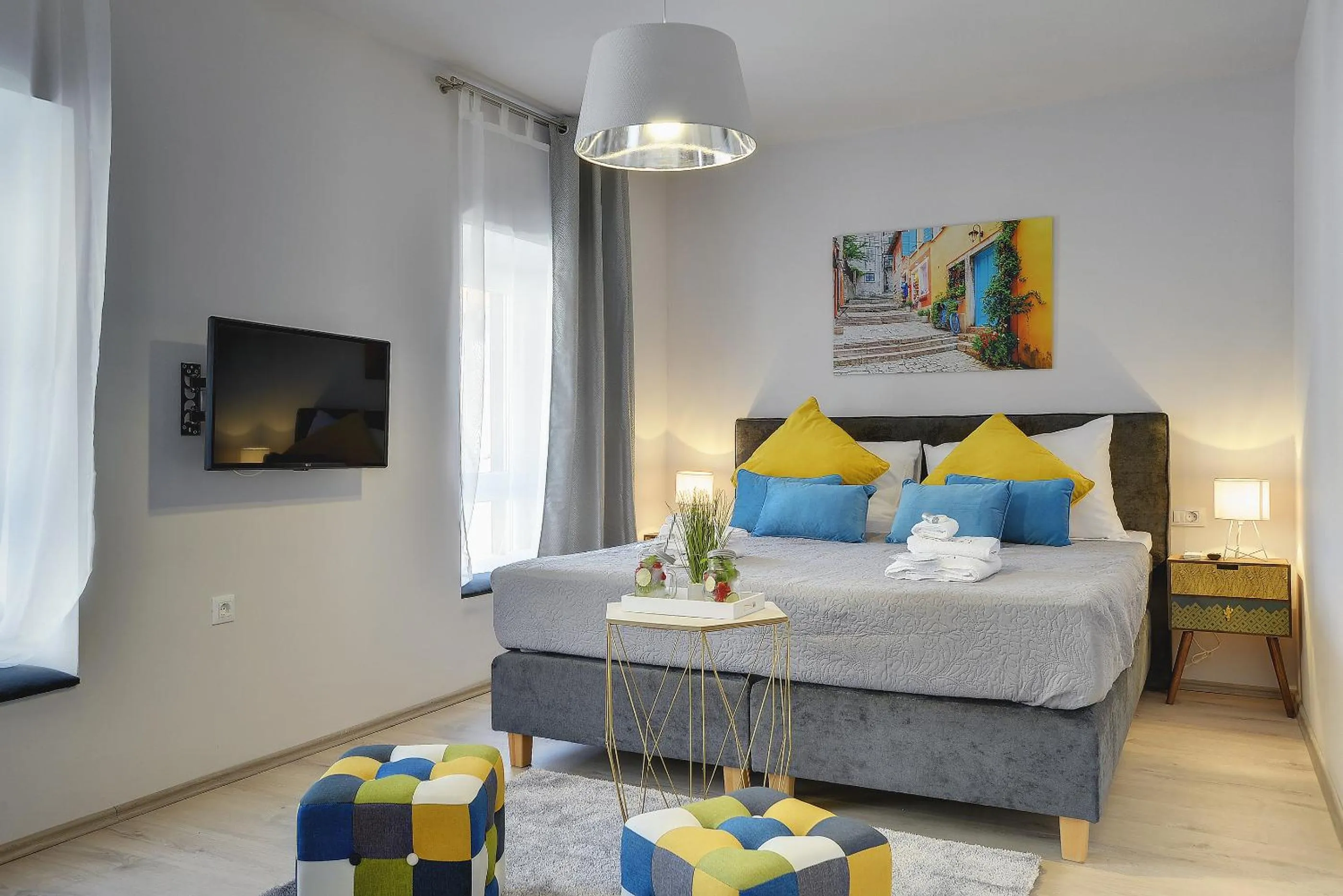 Decorative detail, Bed in D&A Amphitheatre Apartments with free parking