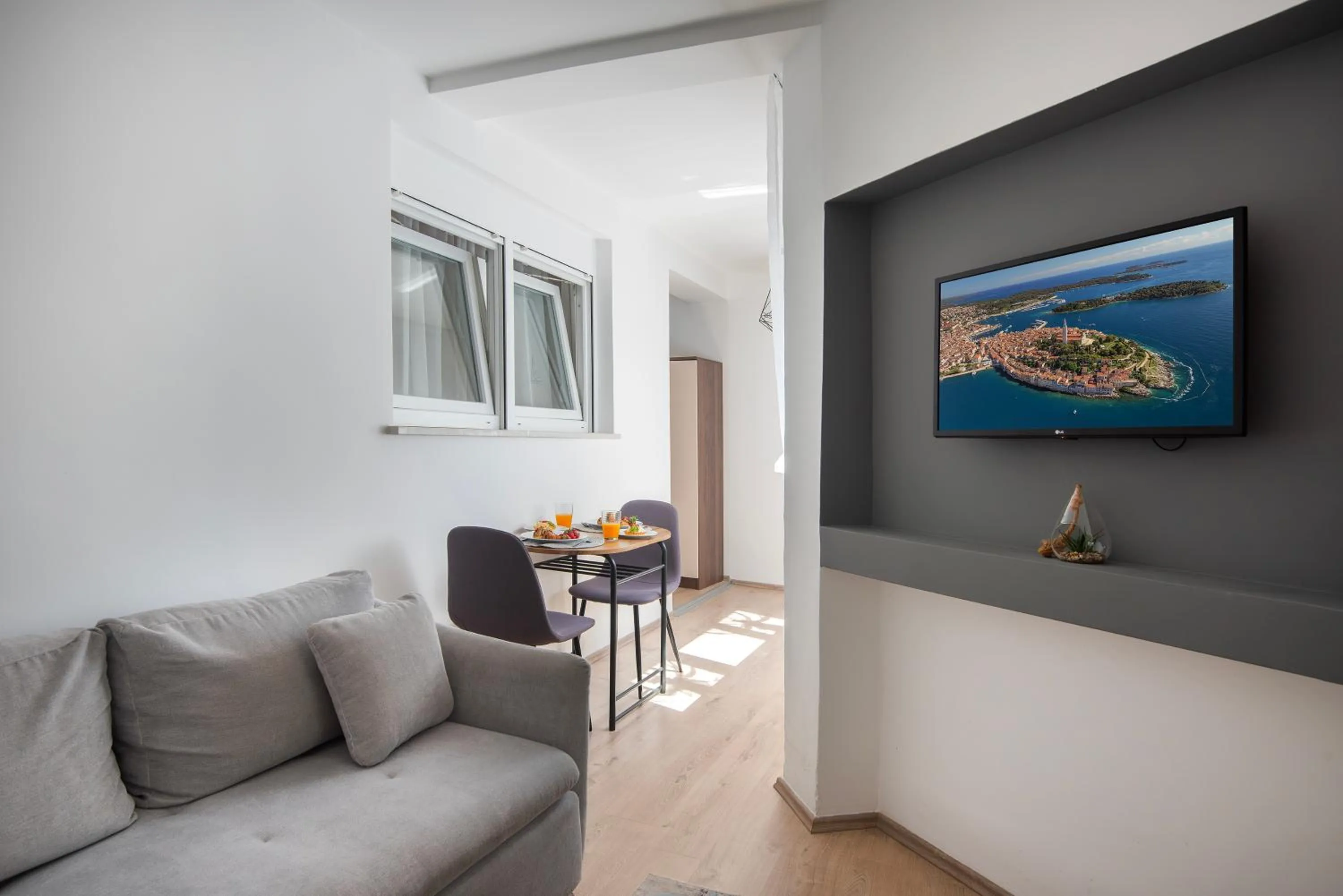 TV and multimedia in D&A Amphitheatre Apartments with free parking