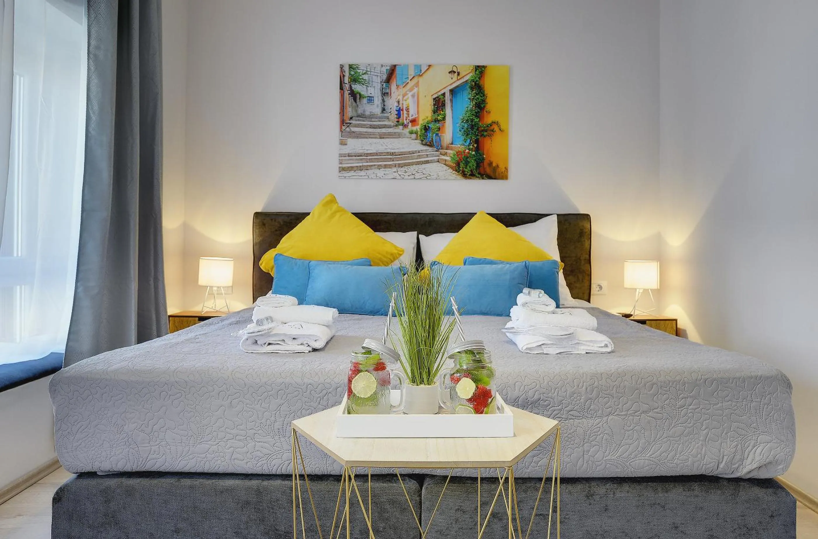 Decorative detail, Bed in D&A Amphitheatre Apartments with free parking