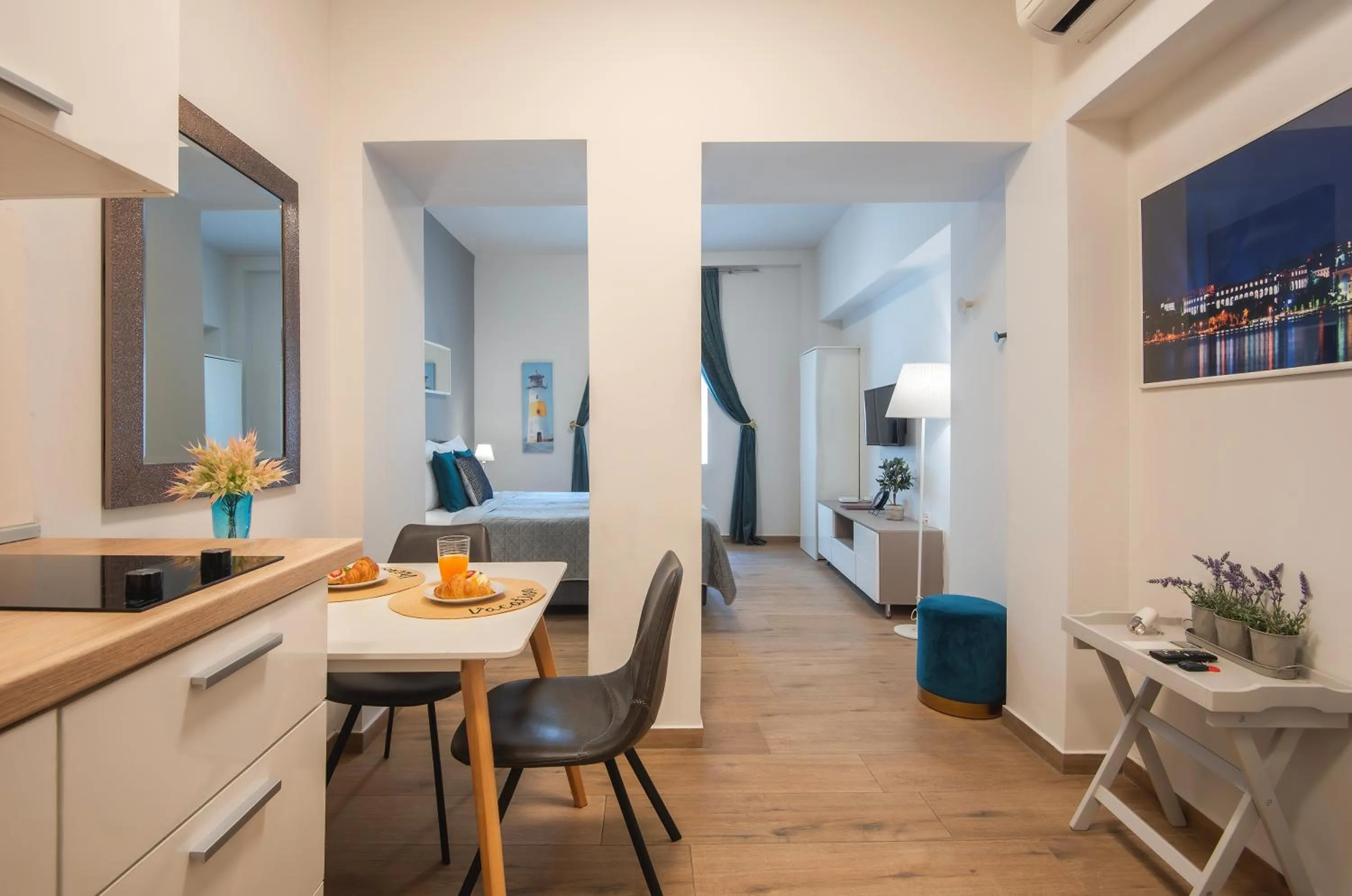 Dining area in D&A Amphitheatre Apartments with free parking