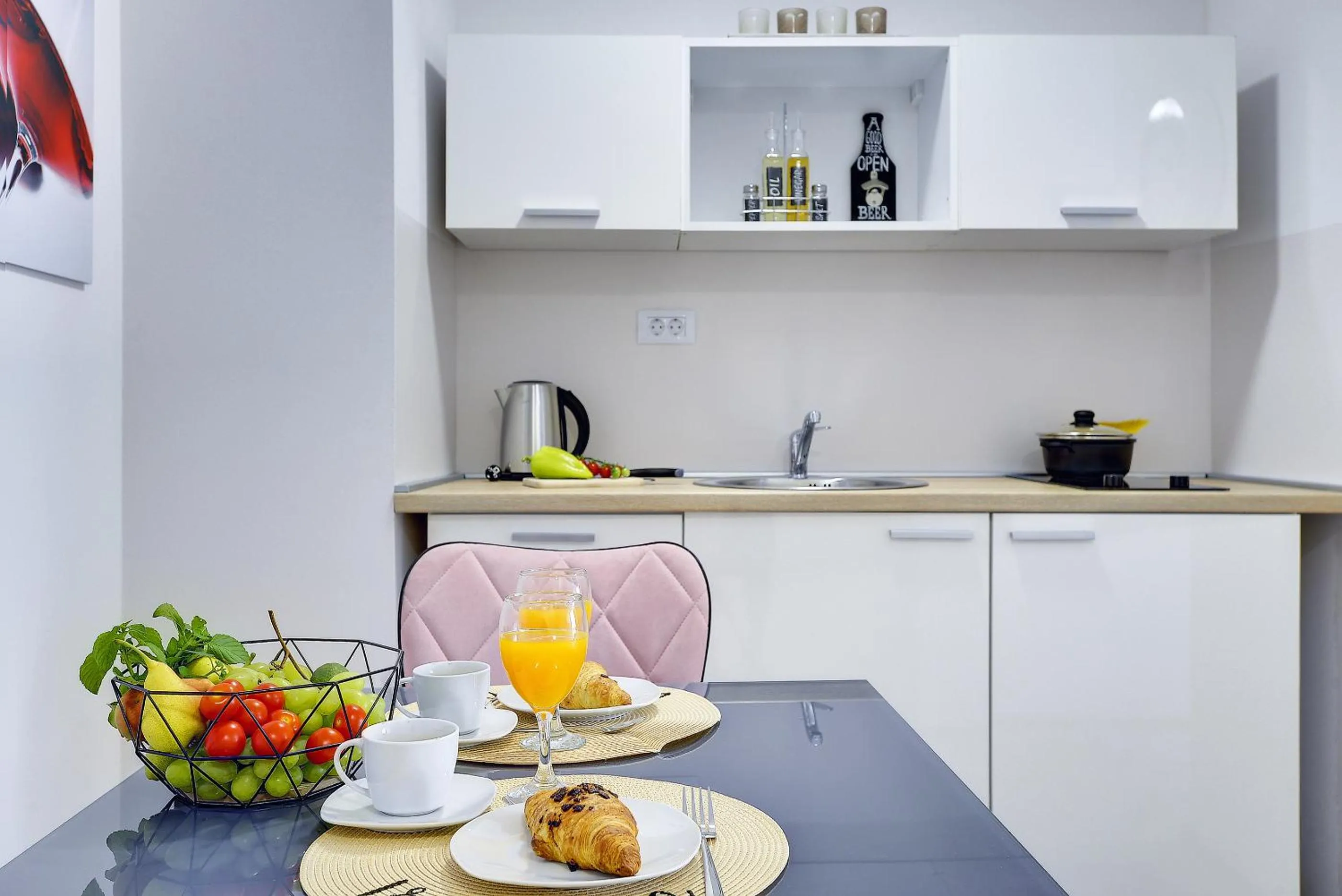 Kitchen or kitchenette in D&A Amphitheatre Apartments with free parking