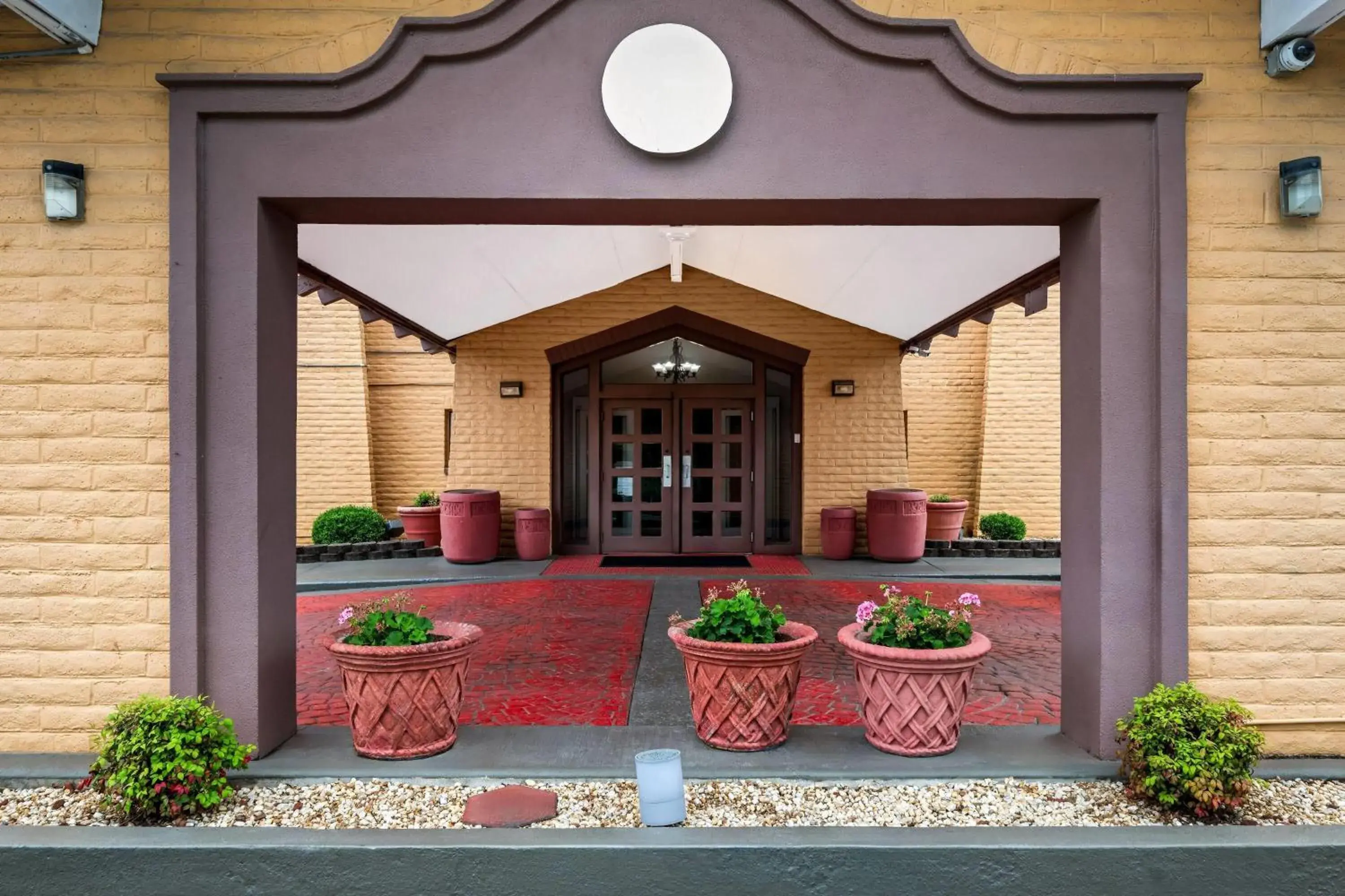 Property building in Days Inn by Wyndham Birmingham/West Property building in Days Inn by Wyndham Birmingham/West