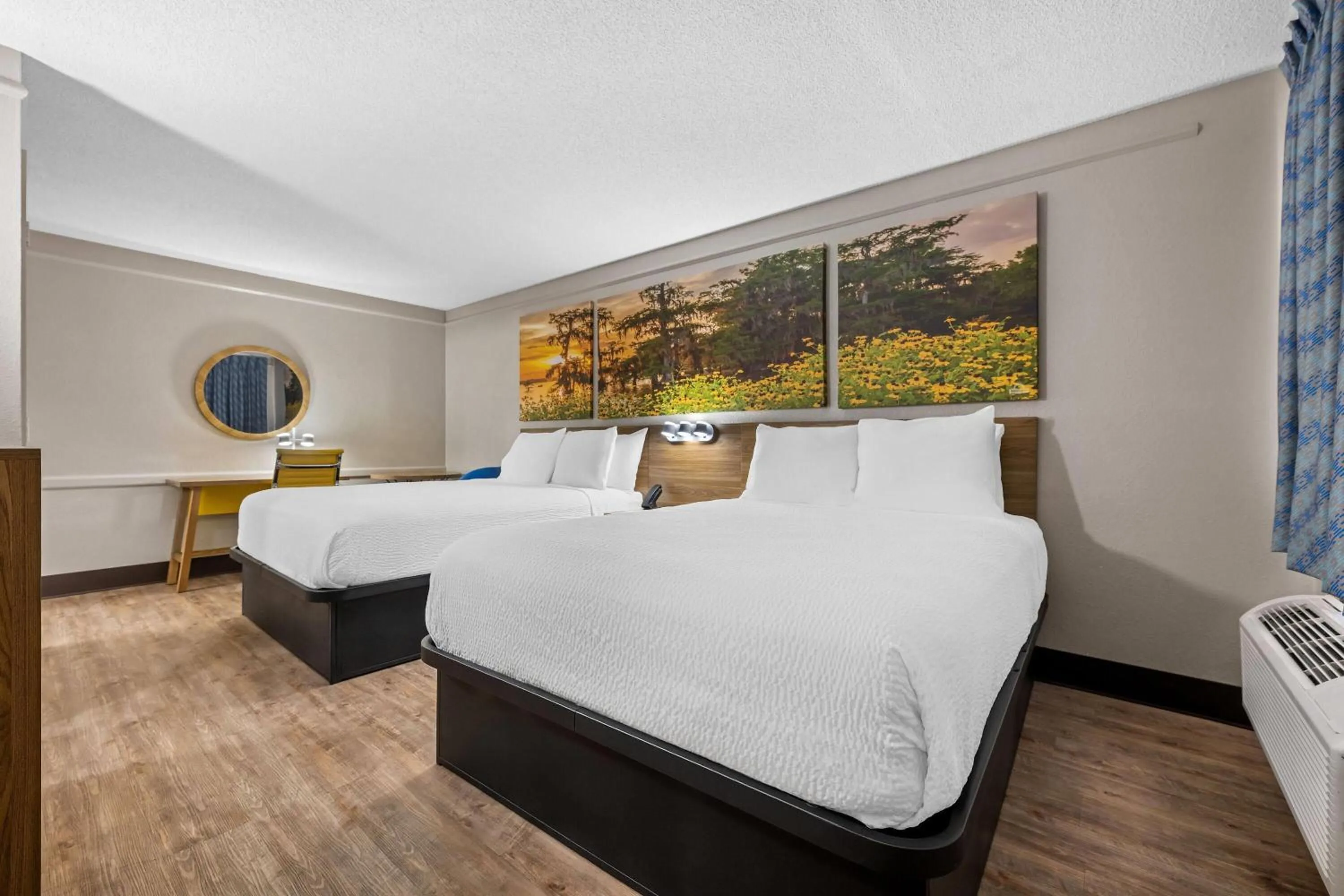 Bed in Days Inn by Wyndham Birmingham/West