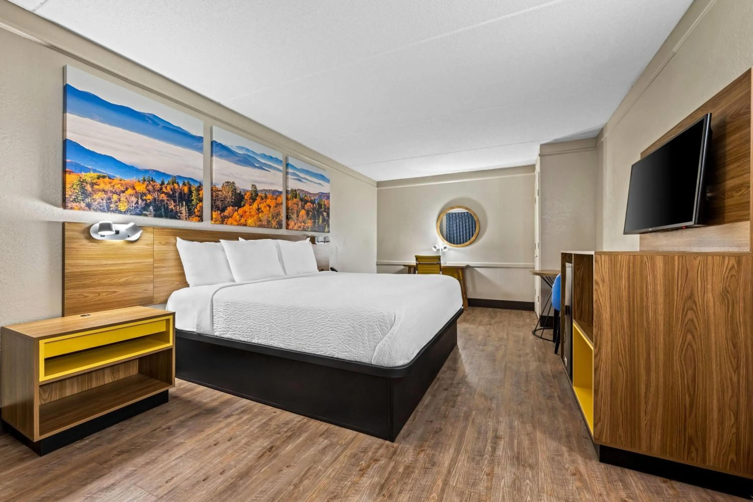 Bed in Days Inn by Wyndham Birmingham/West