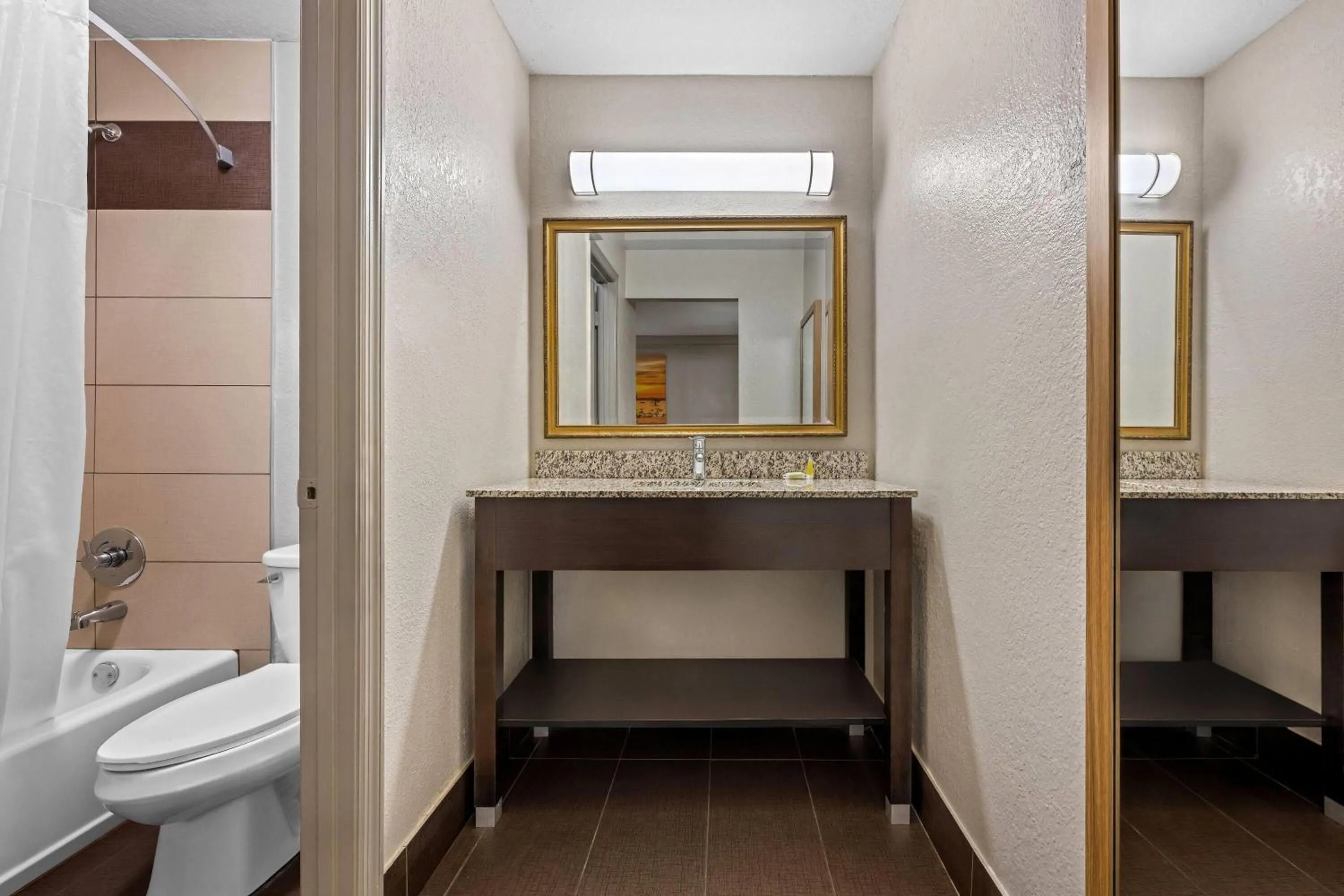 Bathroom in Days Inn by Wyndham Birmingham/West