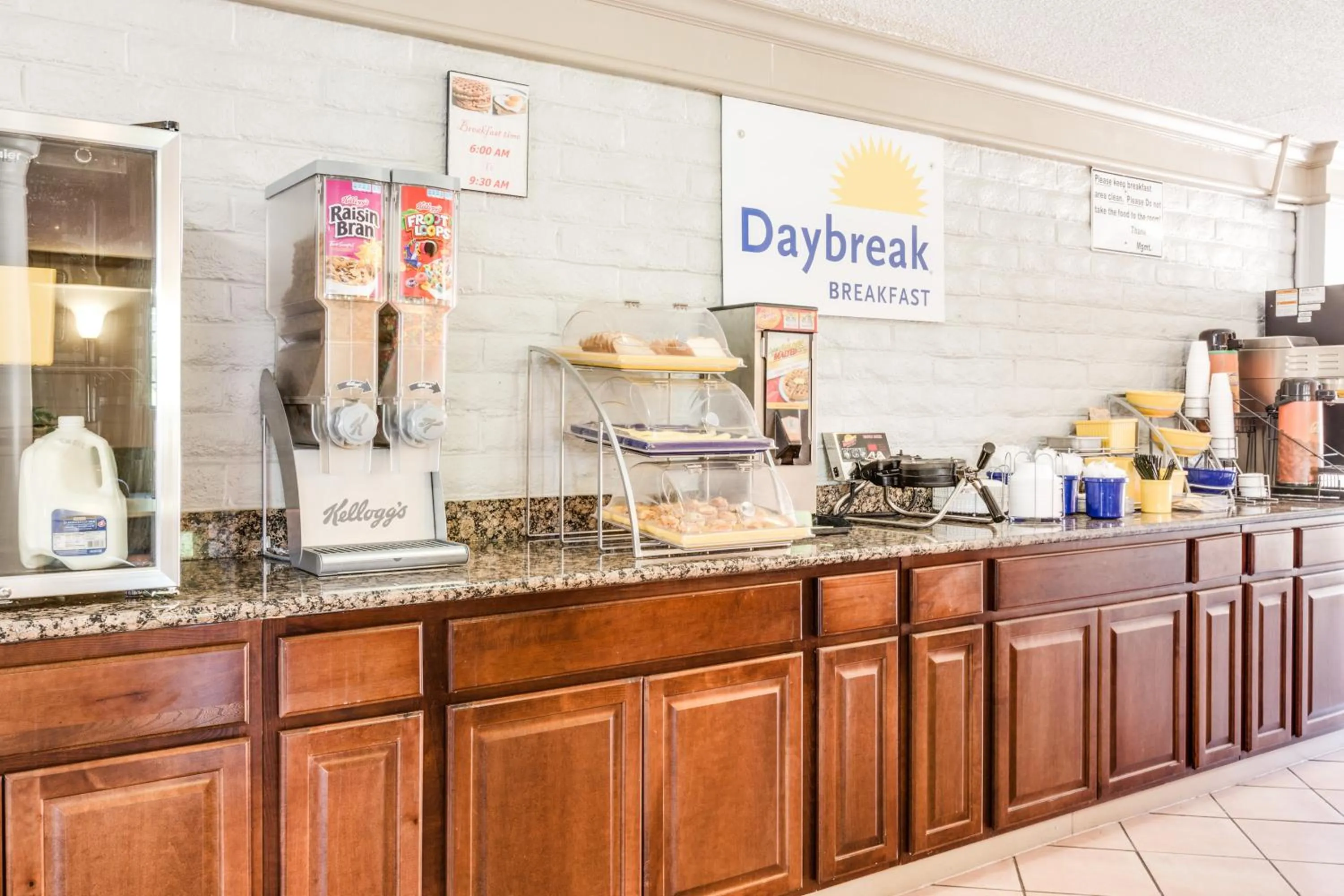 Food in Days Inn by Wyndham Birmingham/West