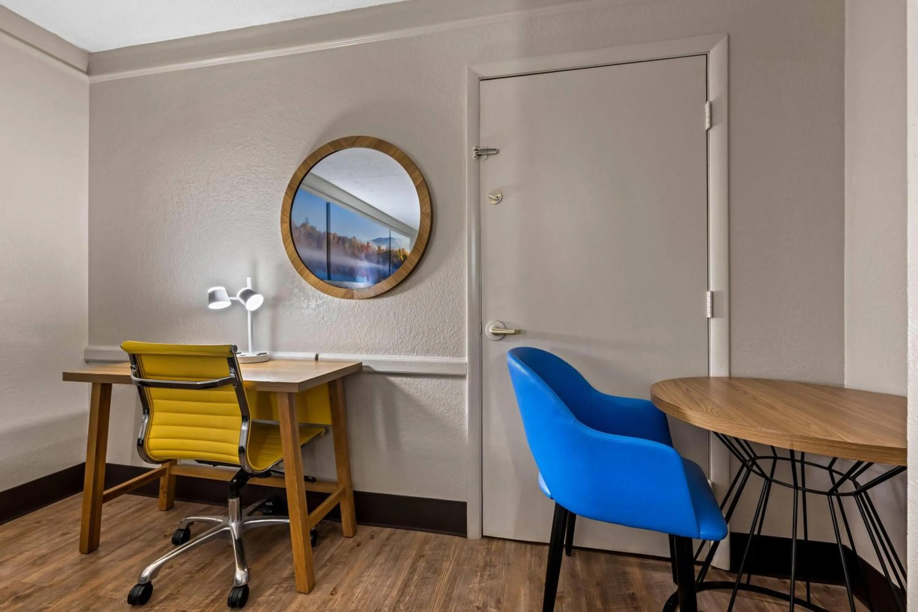 Bed in Days Inn by Wyndham Birmingham/West