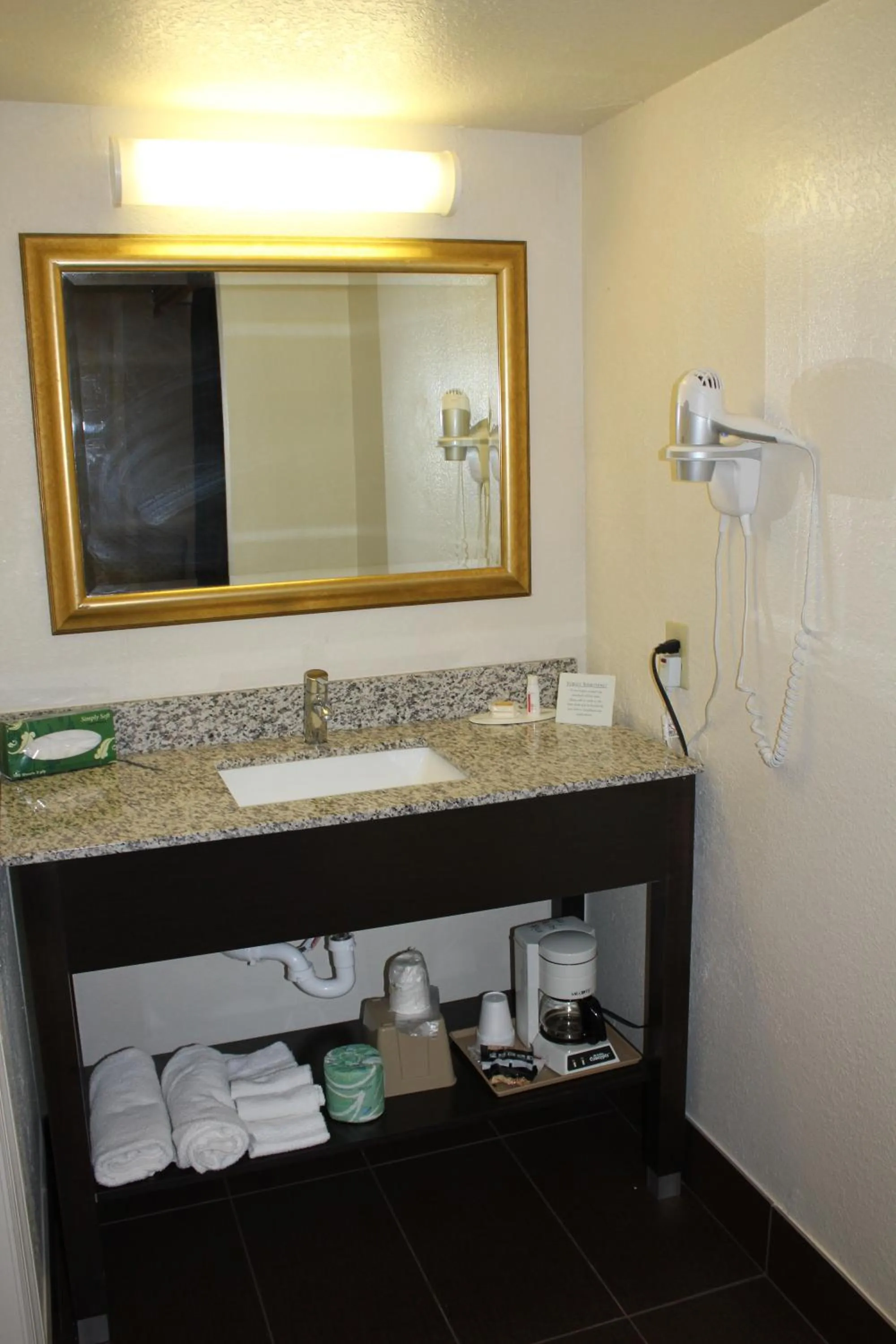 Bathroom in Days Inn by Wyndham Birmingham/West