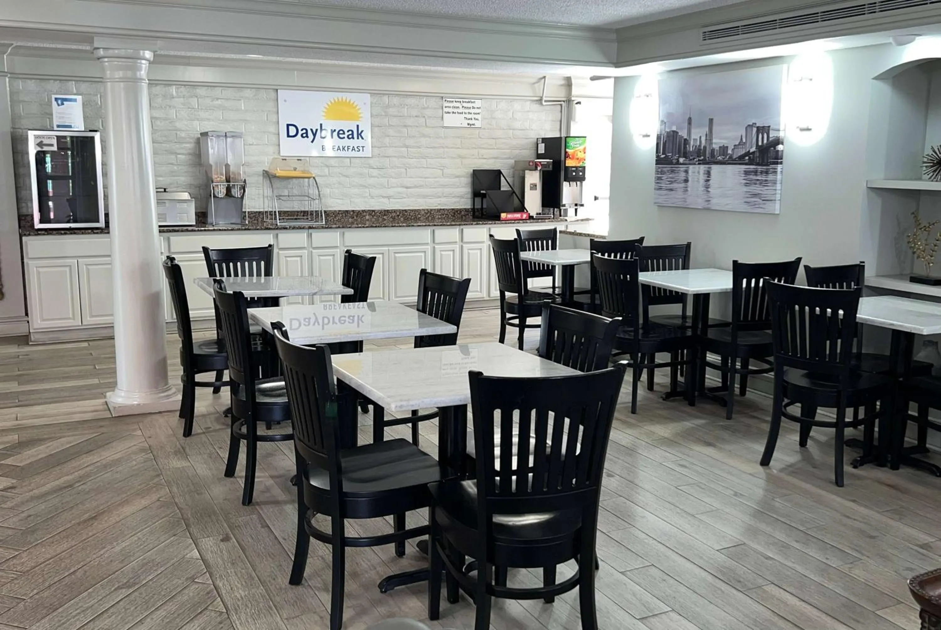 Breakfast in Days Inn by Wyndham Birmingham/West