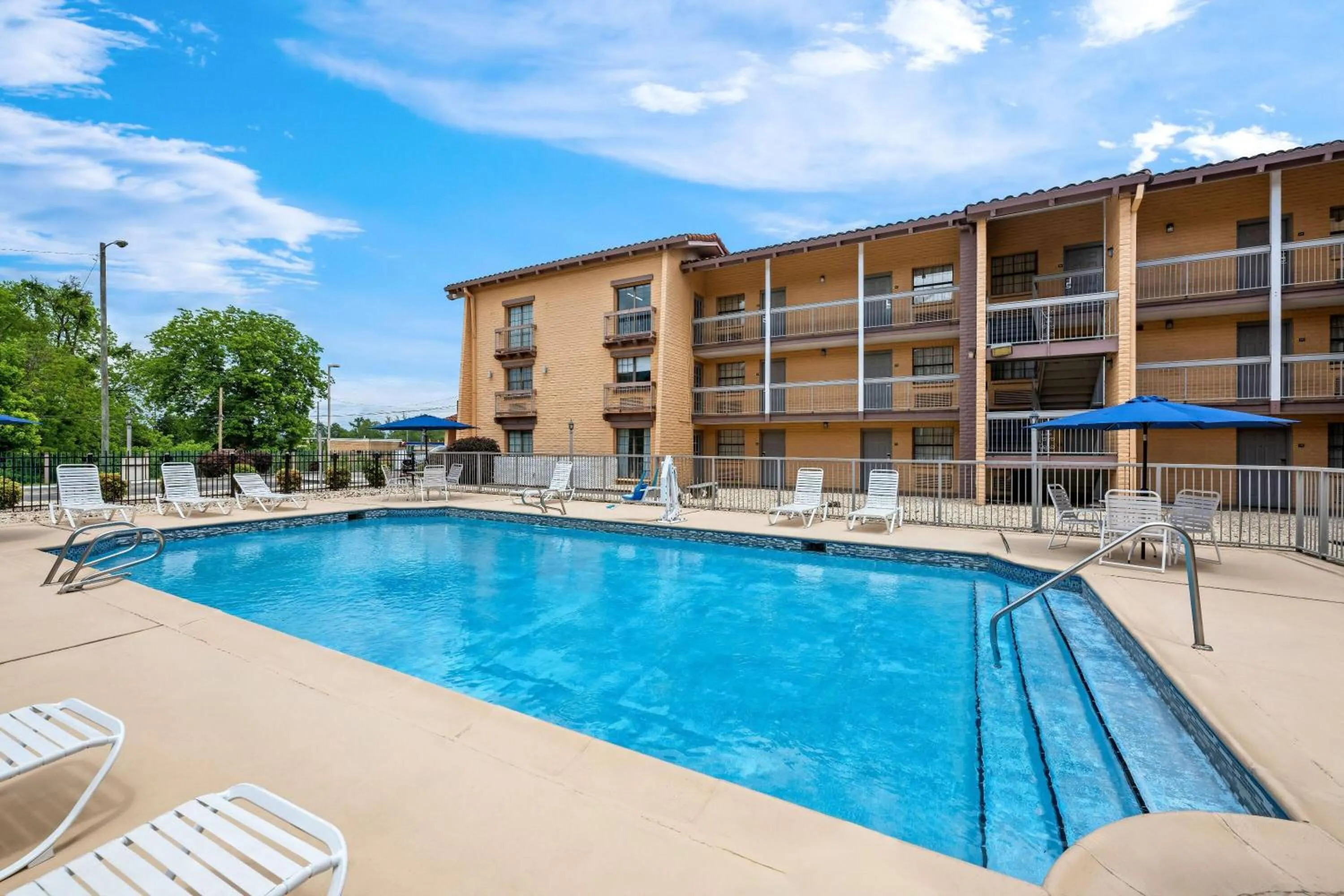 Pool view in Days Inn by Wyndham Birmingham/West