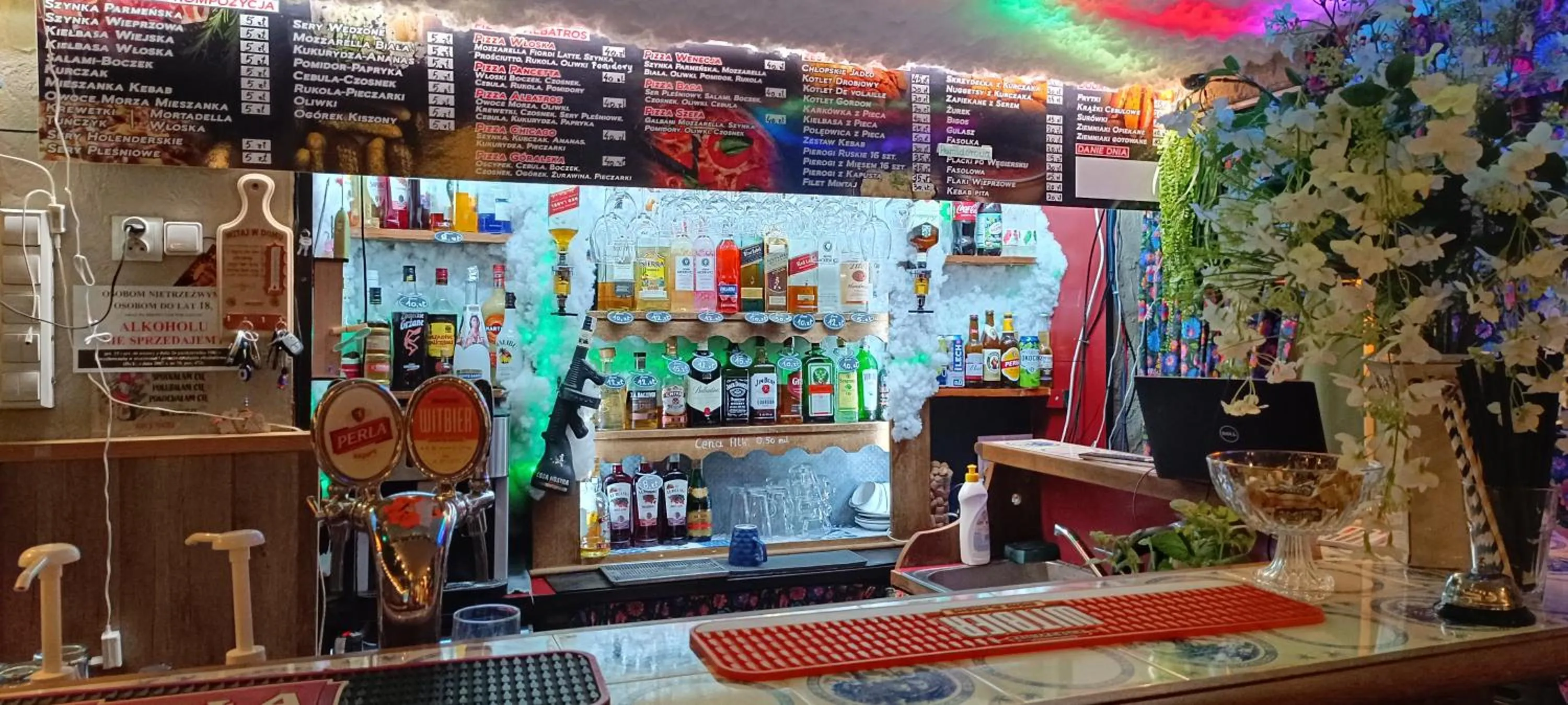 Lounge or bar in ZAJAZD ALBATROS Rzeszów SPA