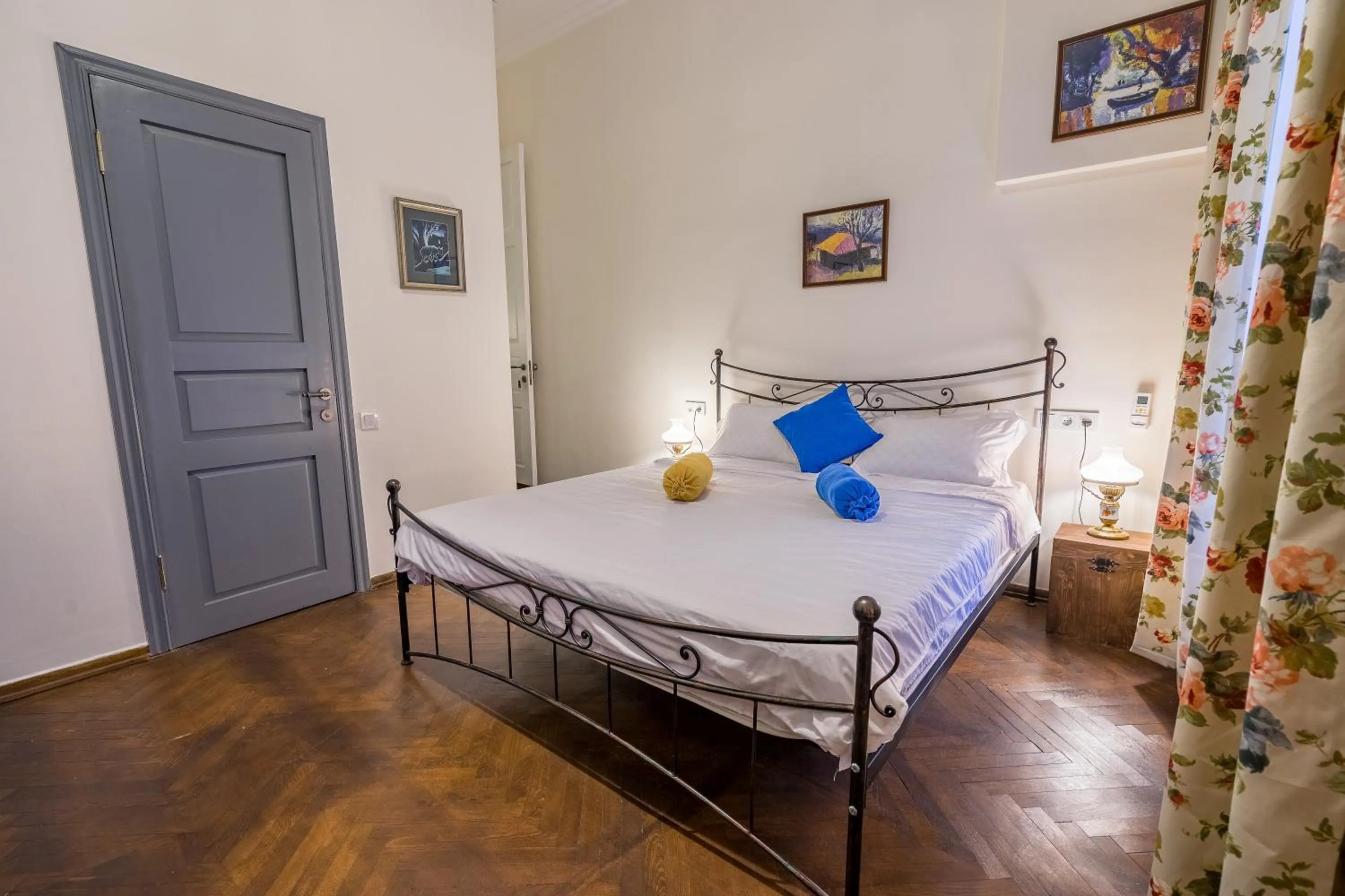 Bed in Doors Meidan Design Hotel