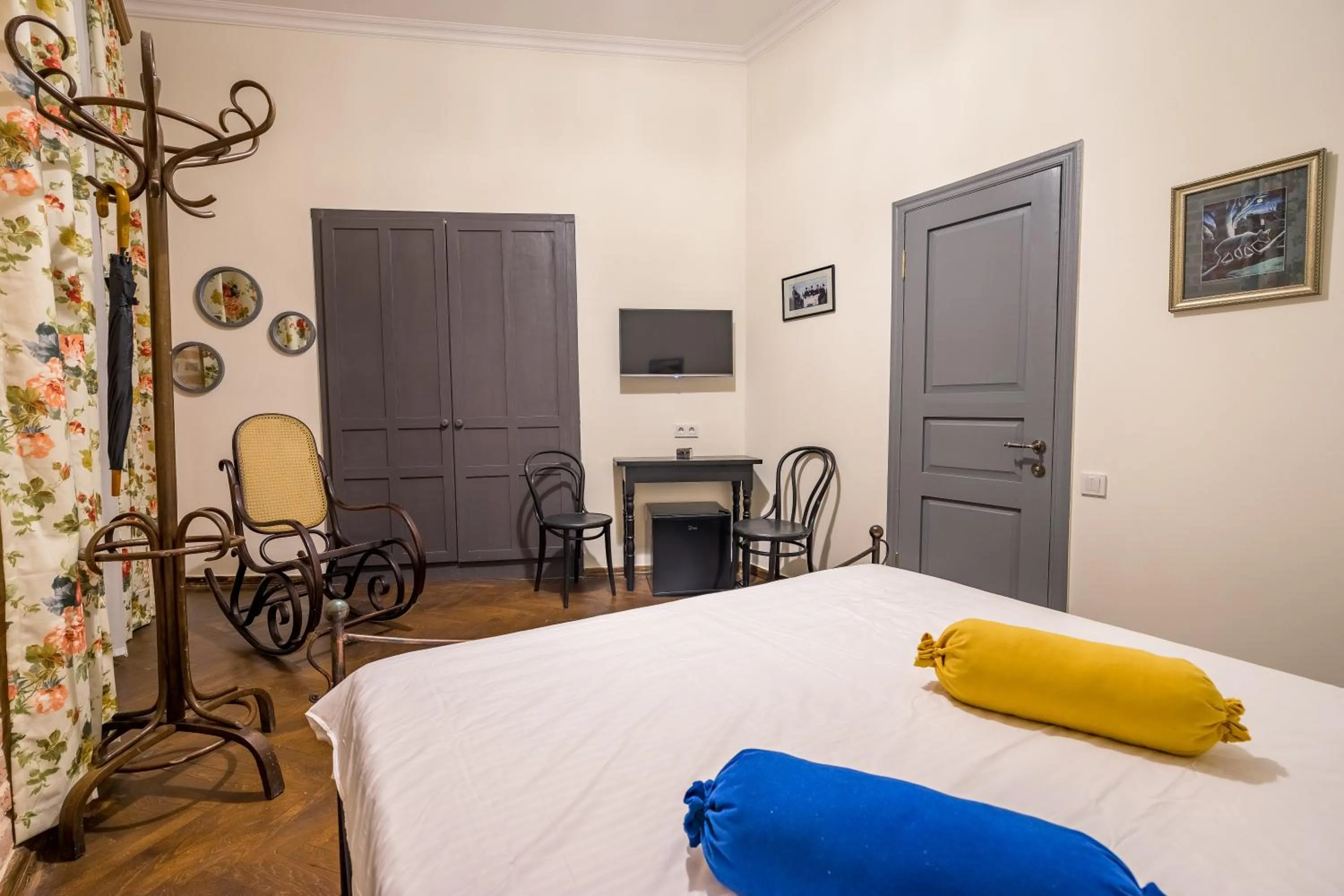 Bed in Doors Meidan Design Hotel