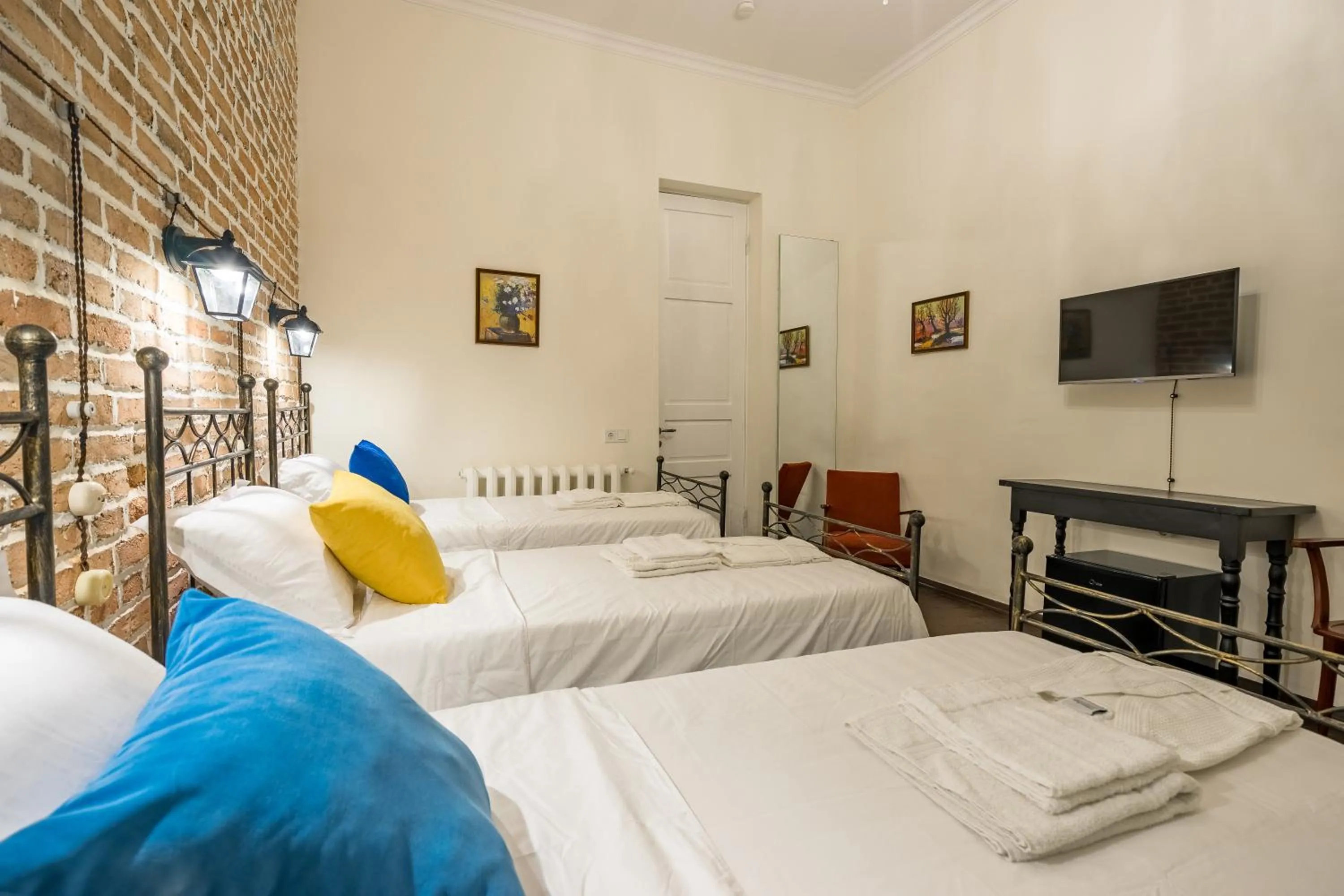 Bed in Doors Meidan Design Hotel