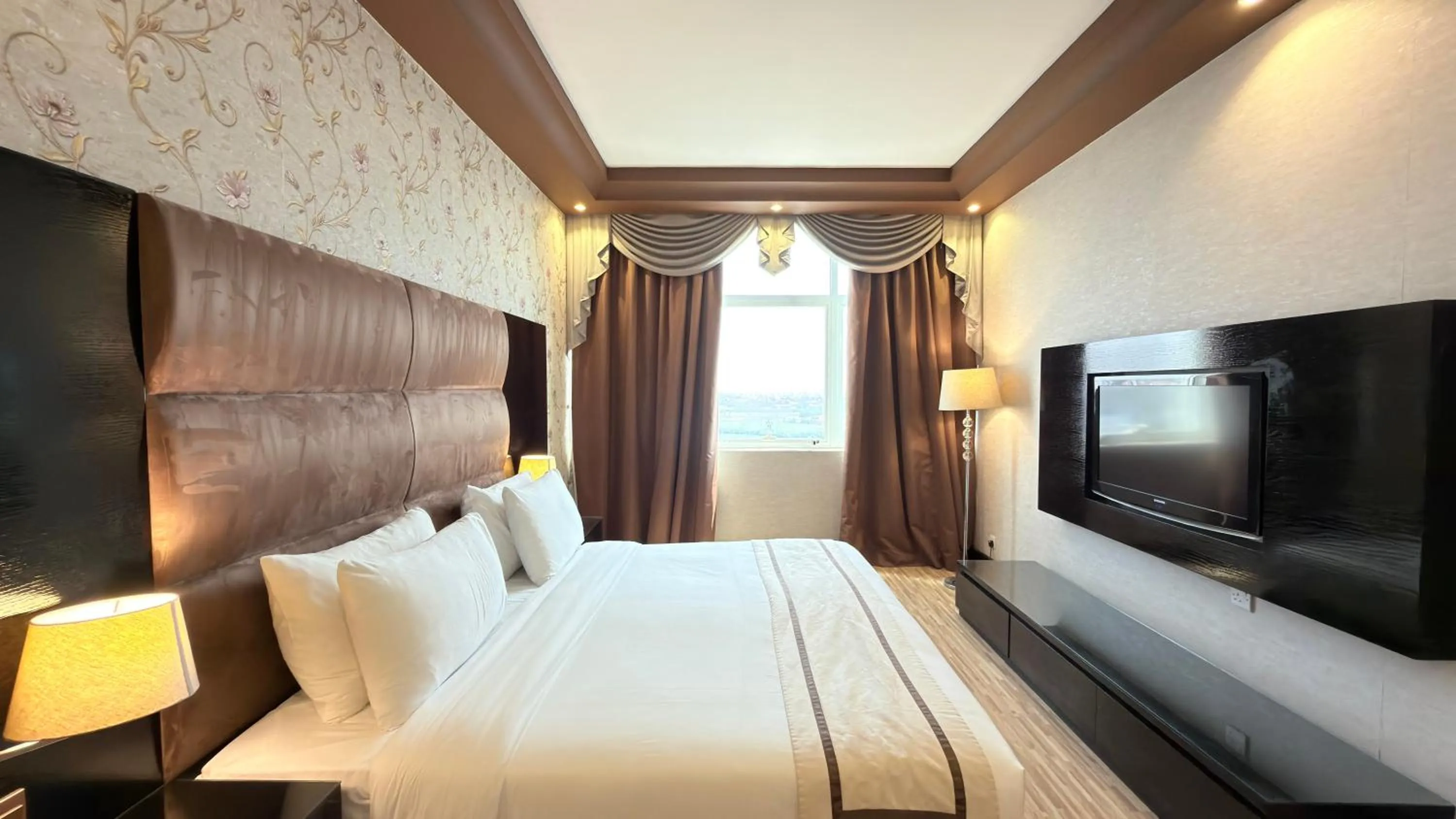 Bed in Sunday Mangrove Corniche Hotel, Ras Al Khaimah