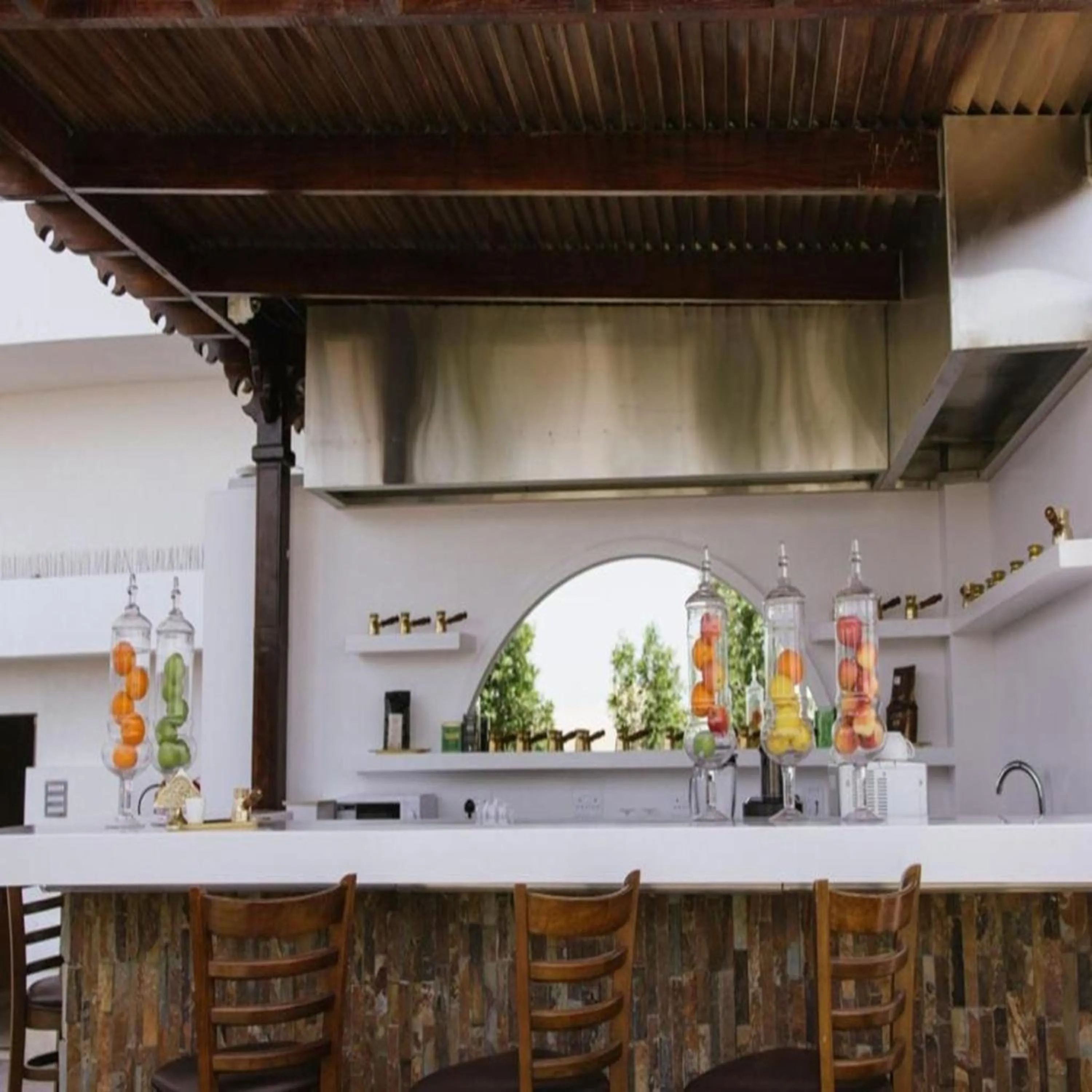 Lounge or bar in Sunday Mangrove Corniche Hotel, Ras Al Khaimah