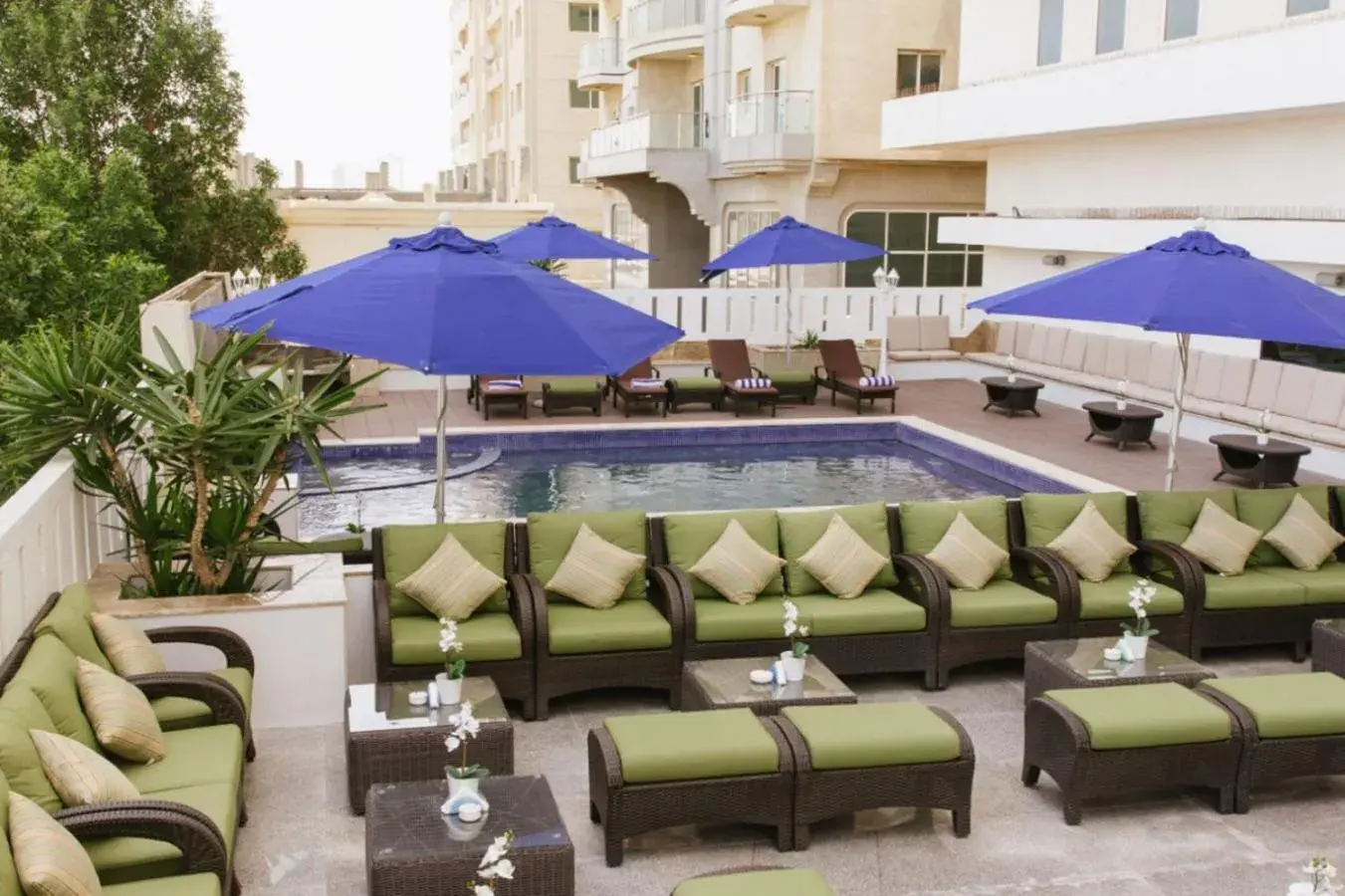 Restaurant/places to eat, Swimming Pool in Mangrove Hotel - Ras al Khaimah