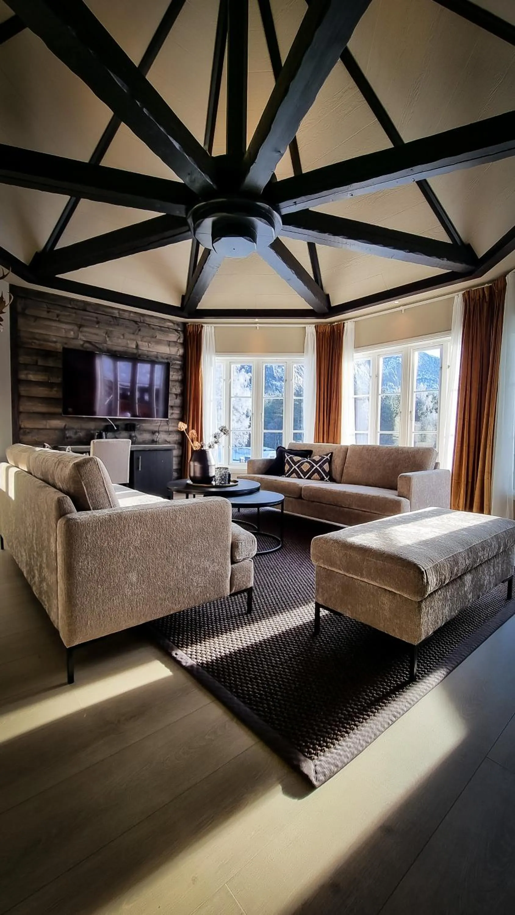 Photo of the whole room, Bed in Sølvgarden Hotel