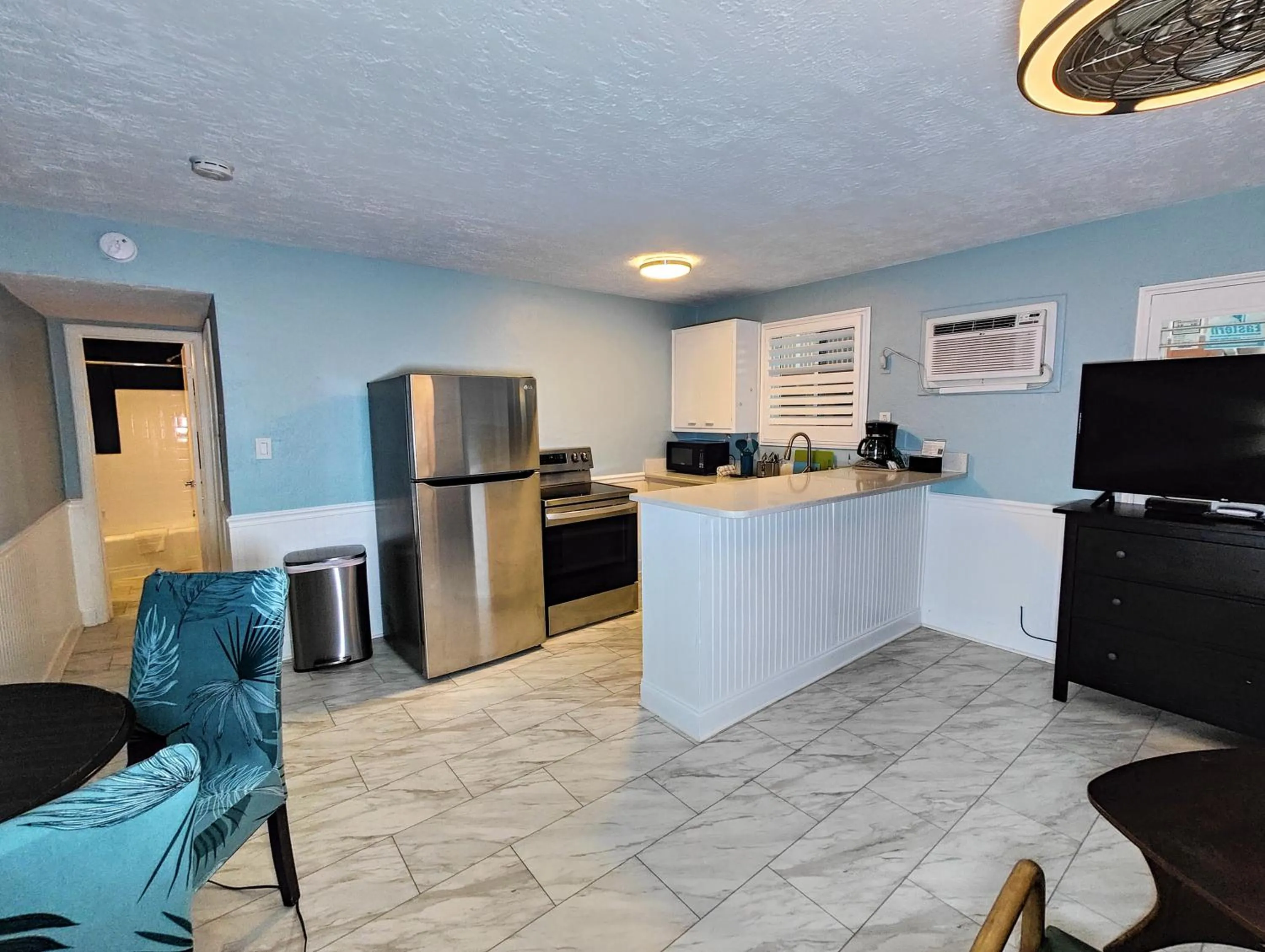 Kitchen or kitchenette in Tahitian Beach Resort