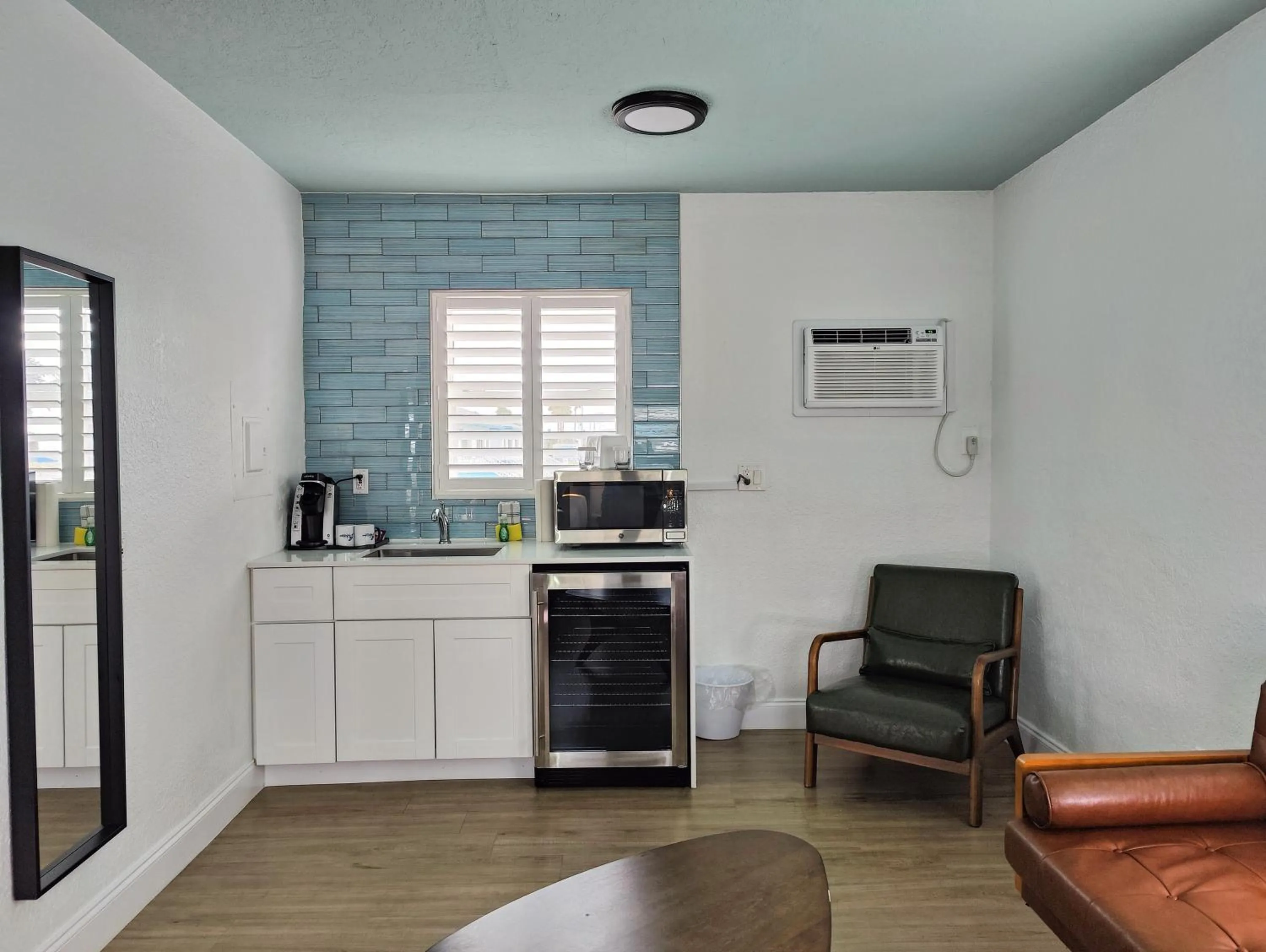 Kitchen or kitchenette in Tahitian Beach Resort