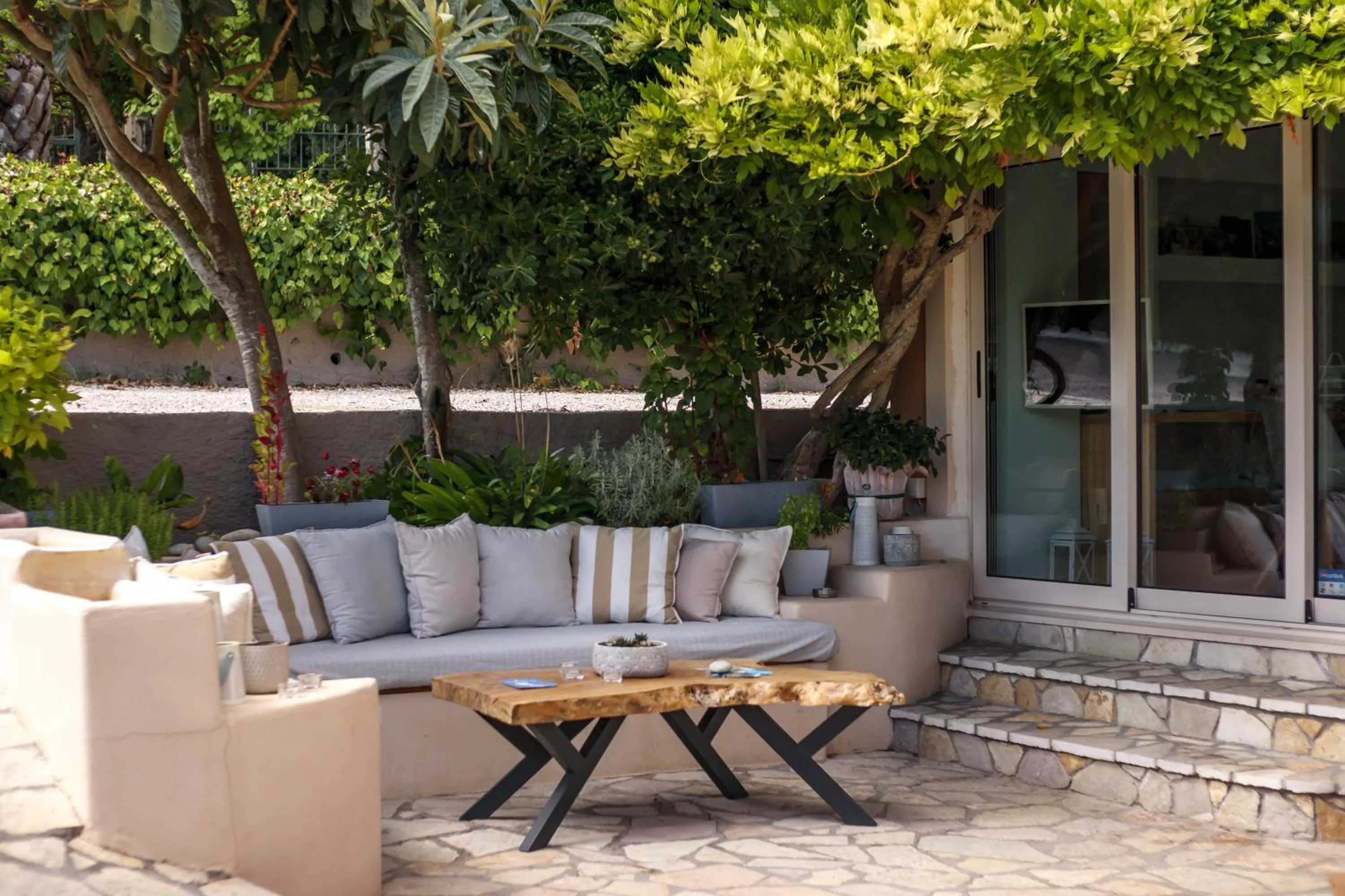 Seating area in Kapella Apartments