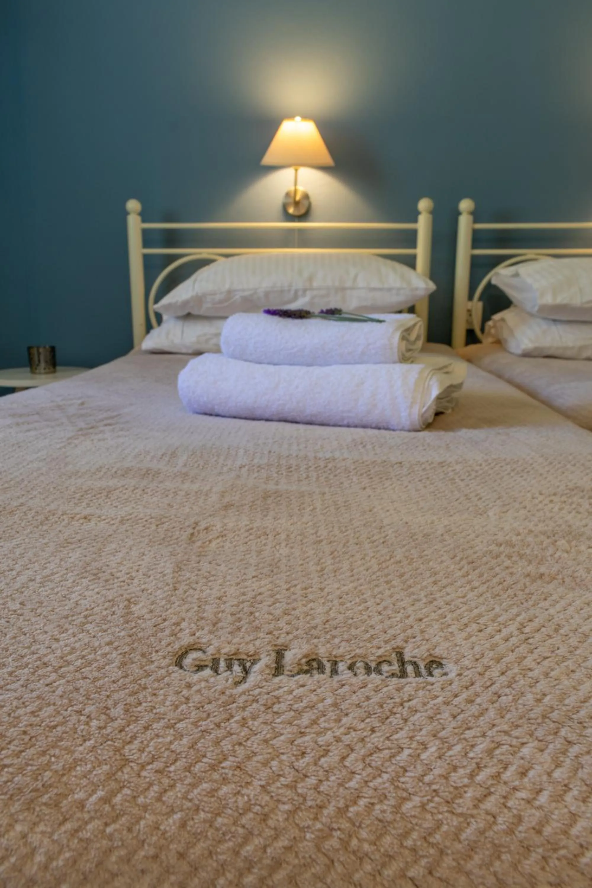 Bed in Kapella Apartments