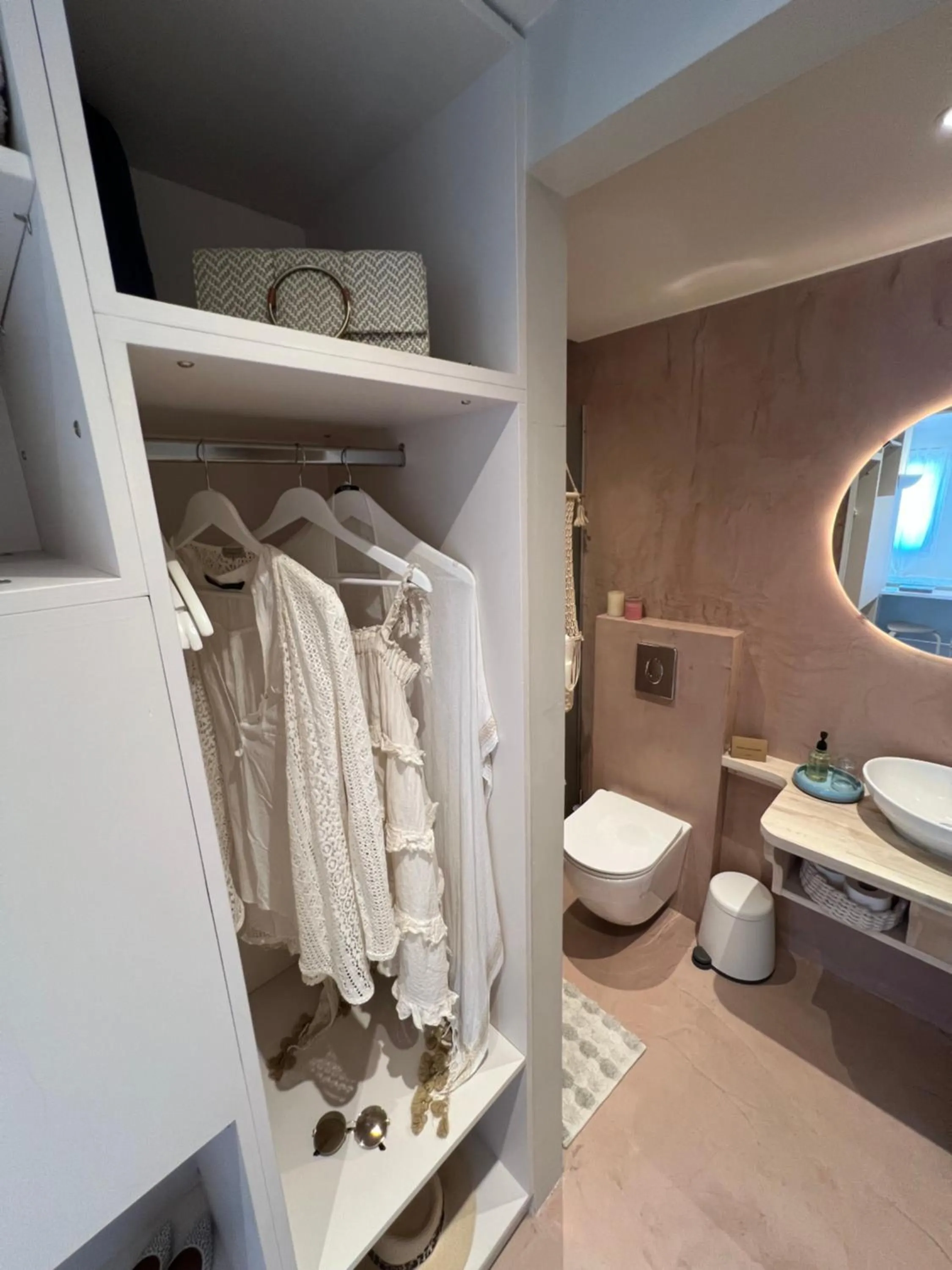 Toilet in Kapella Apartments