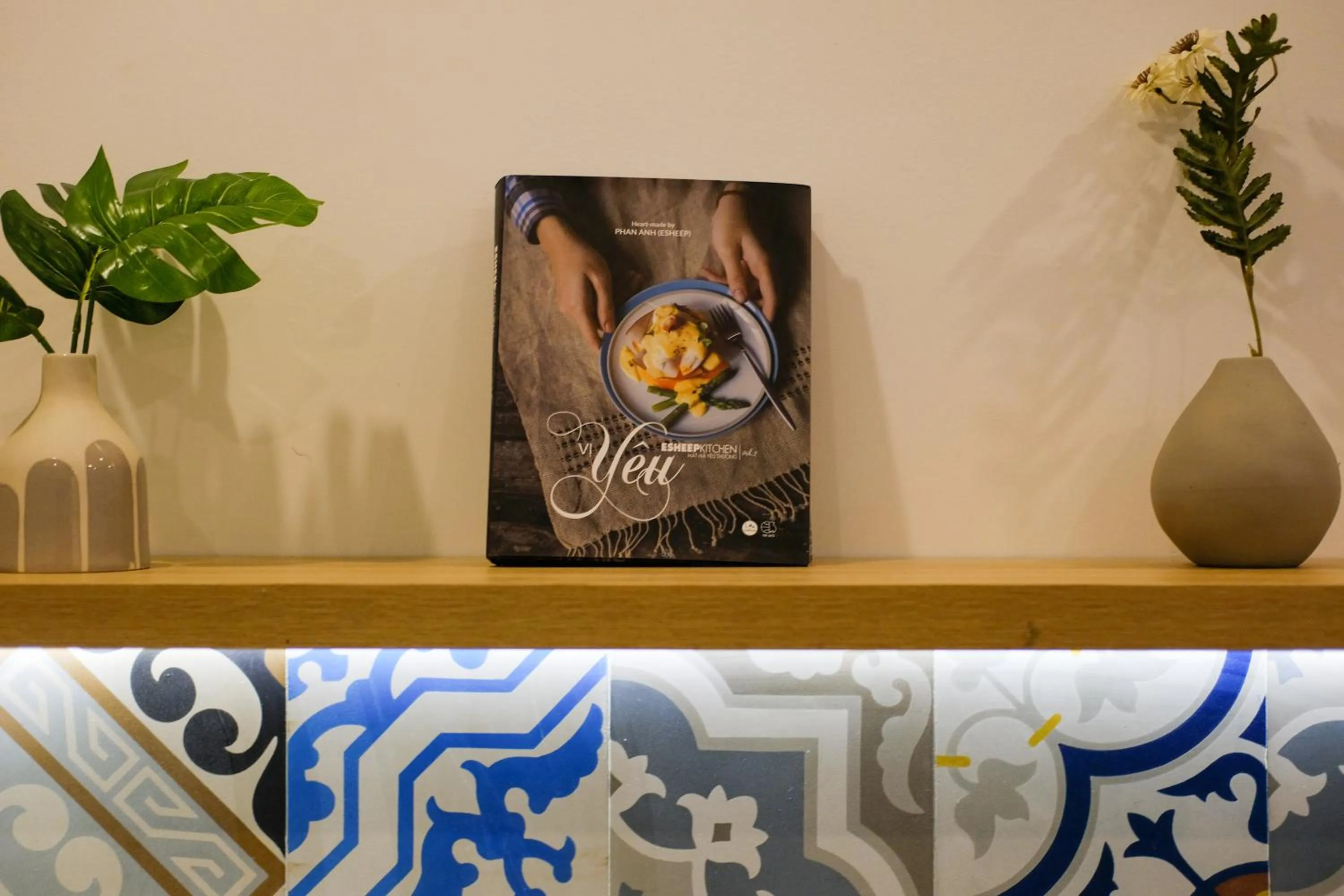 Decorative detail in Phuong Tran Apartment and Hotel