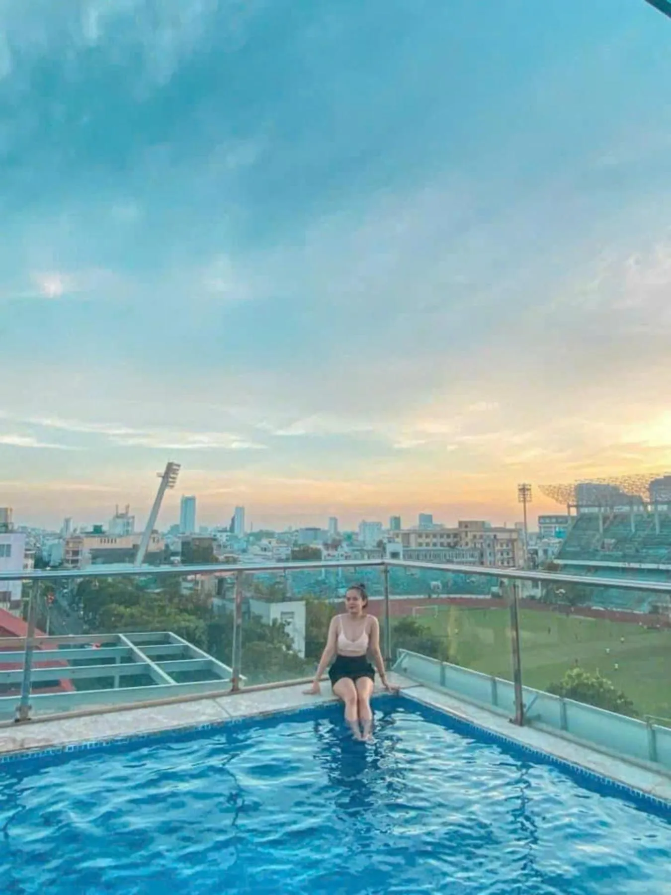 Swimming pool in Phuong Tran Apartment and Hotel