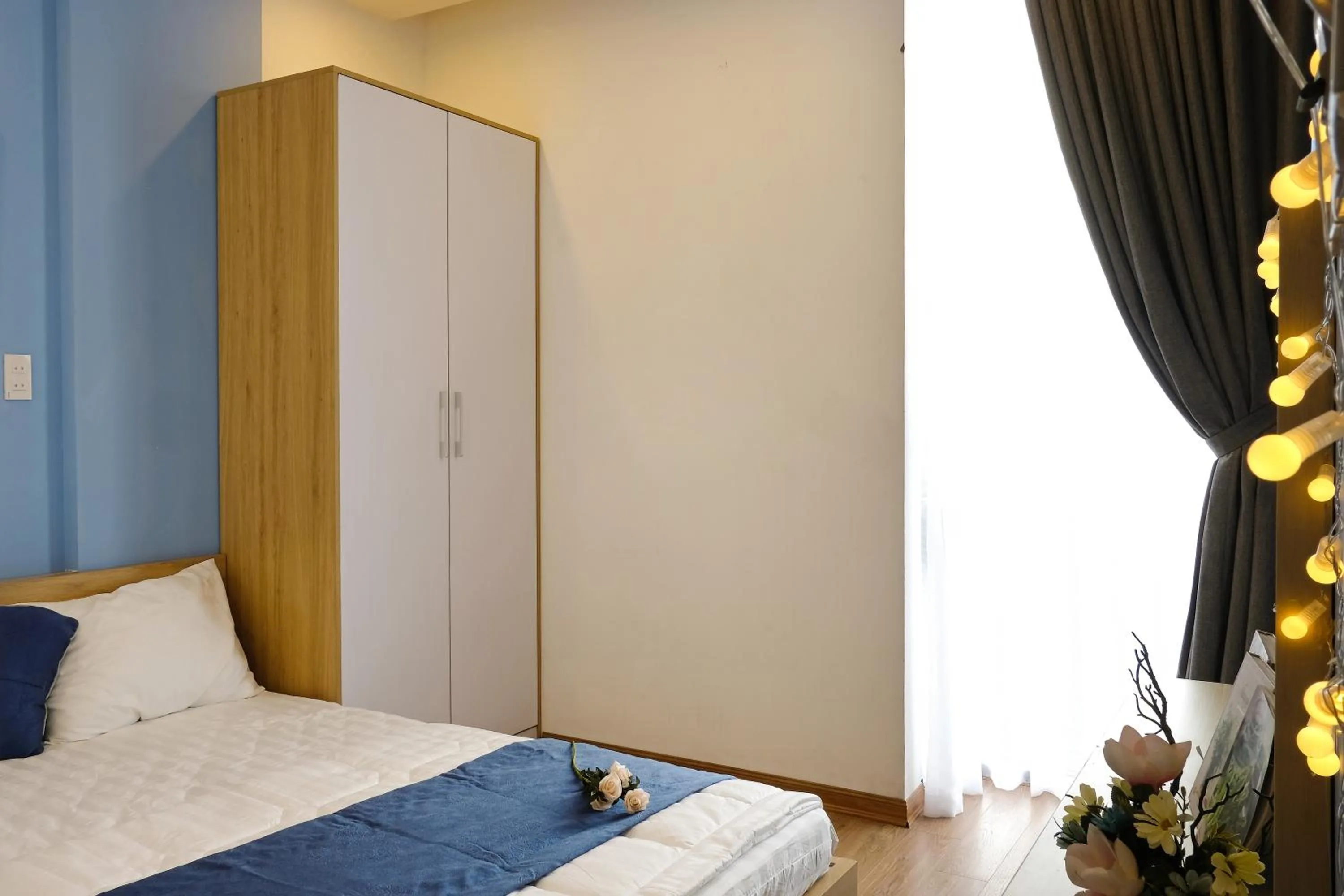 View (from property/room), Bed in Phuong Tran Apartment and Hotel