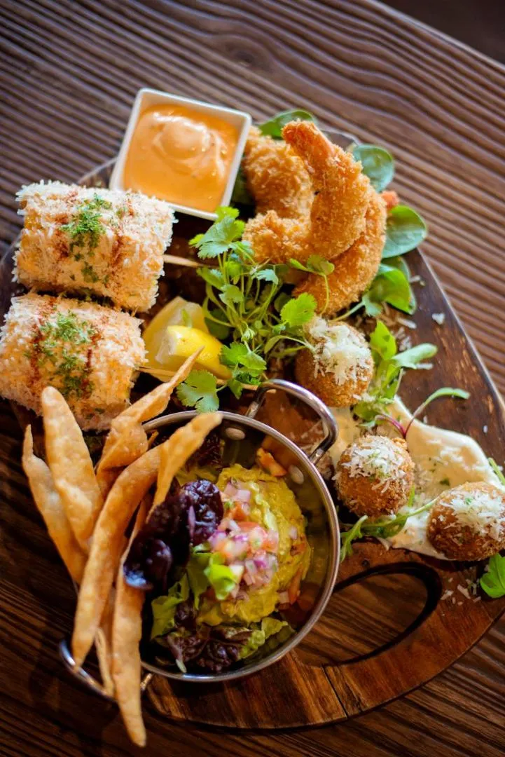 Food in Six Degrees Motel