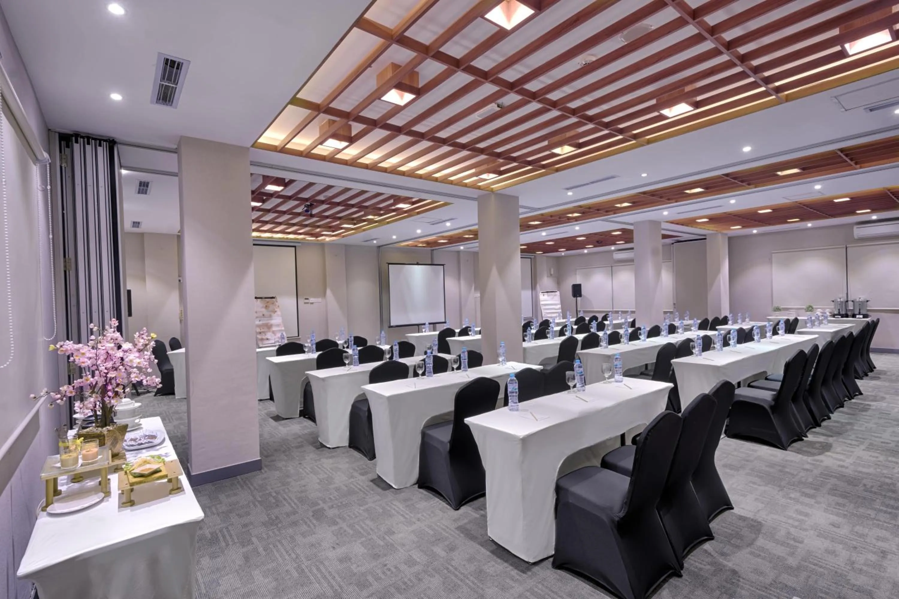 Meeting/conference room in Kuretakeso Kemang Hotel