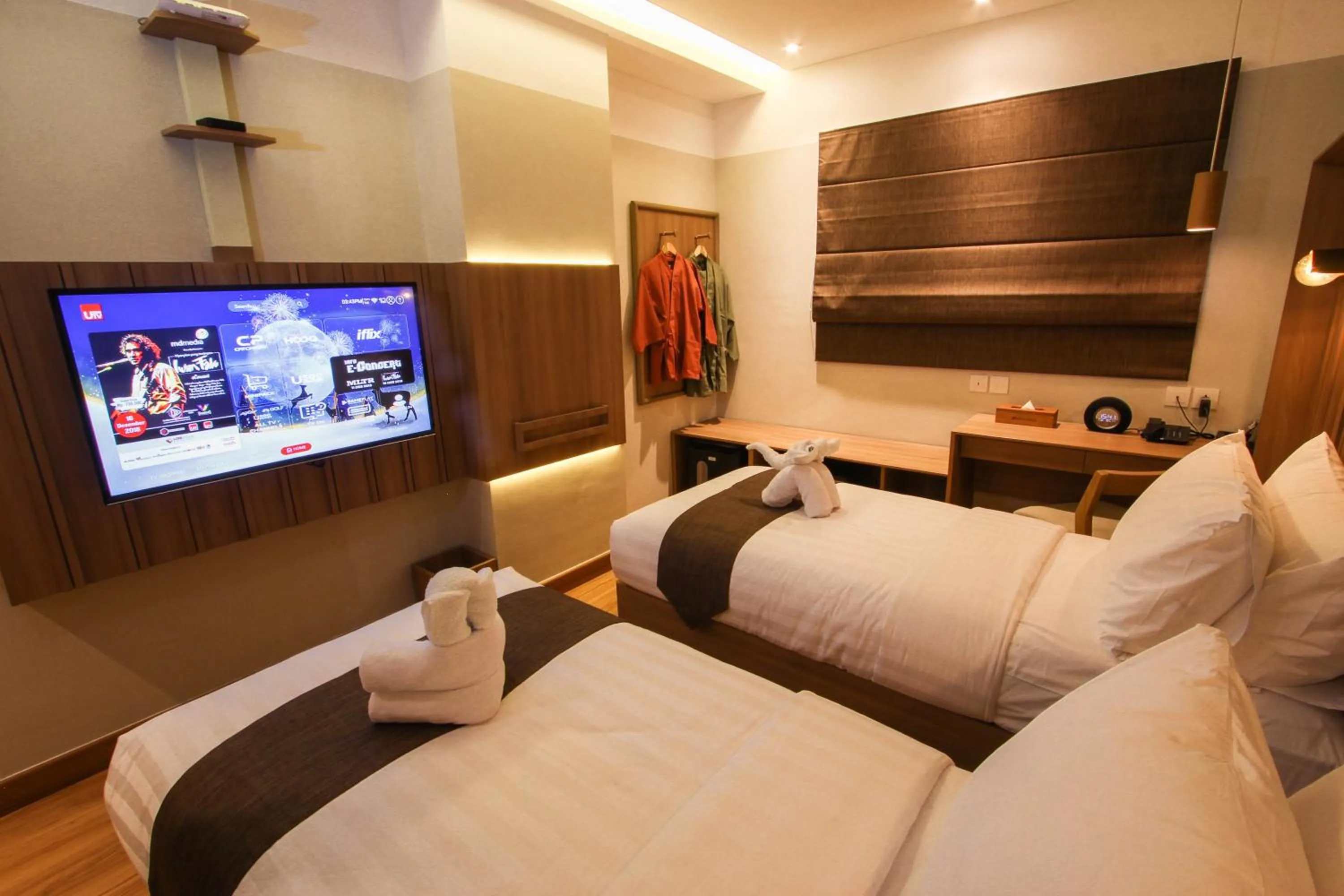 Photo of the whole room, Bed in Kuretakeso Kemang Hotel