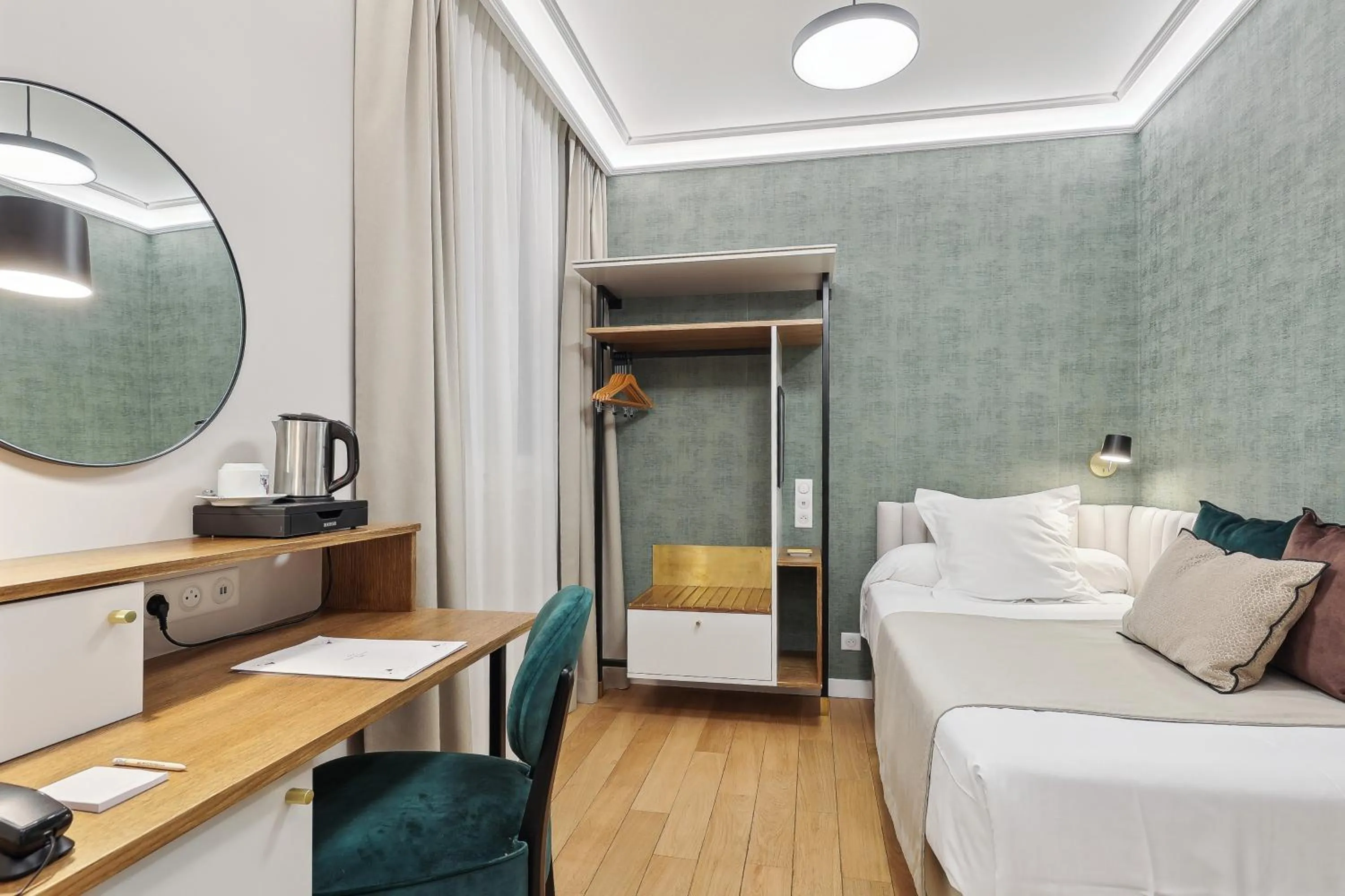 Bedroom, Bed in Hôtel du Levant