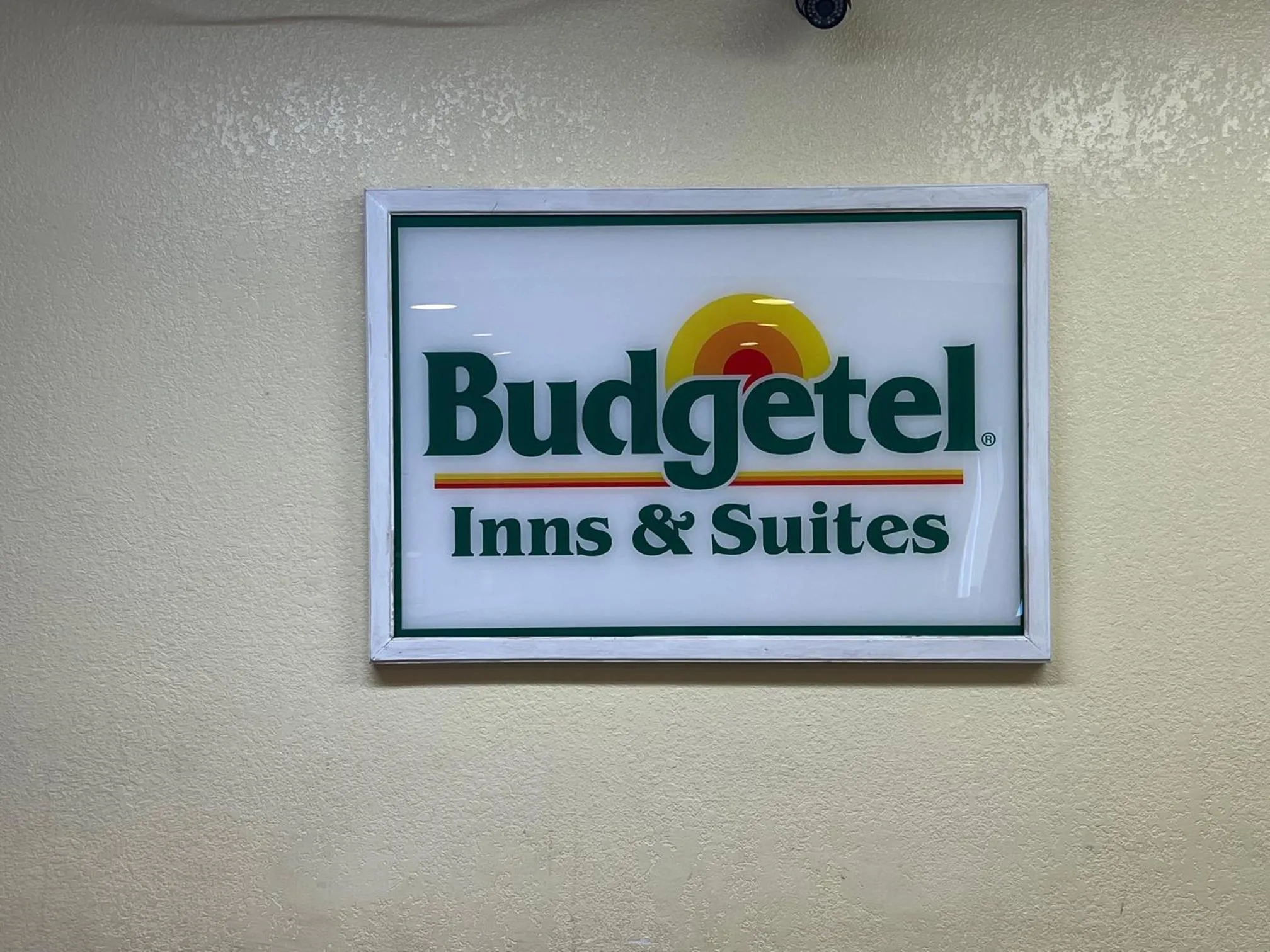 Logo/Certificate/Sign in Budgetel Inns & Suites