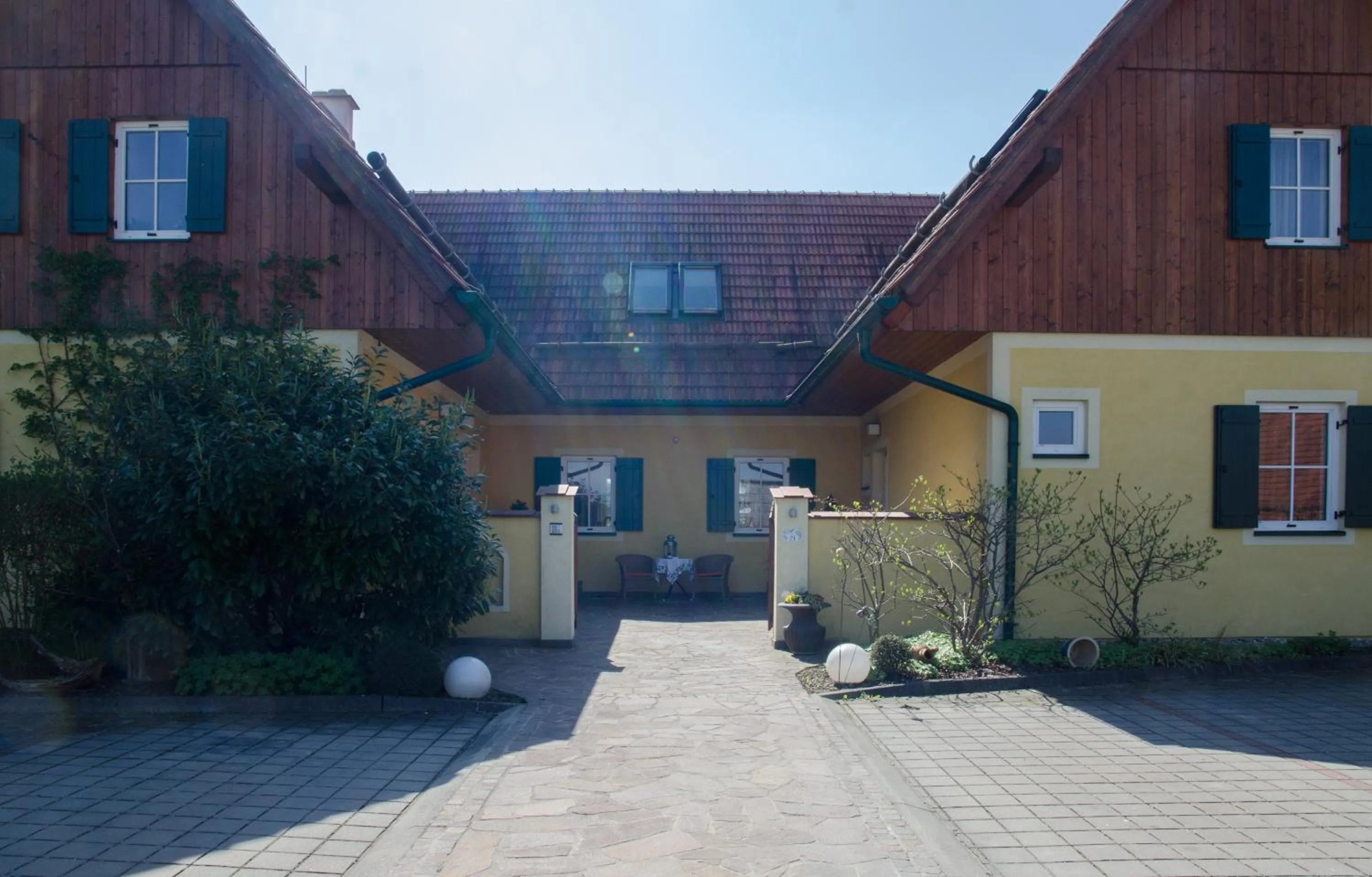 Facade/entrance in Herberts Stubn