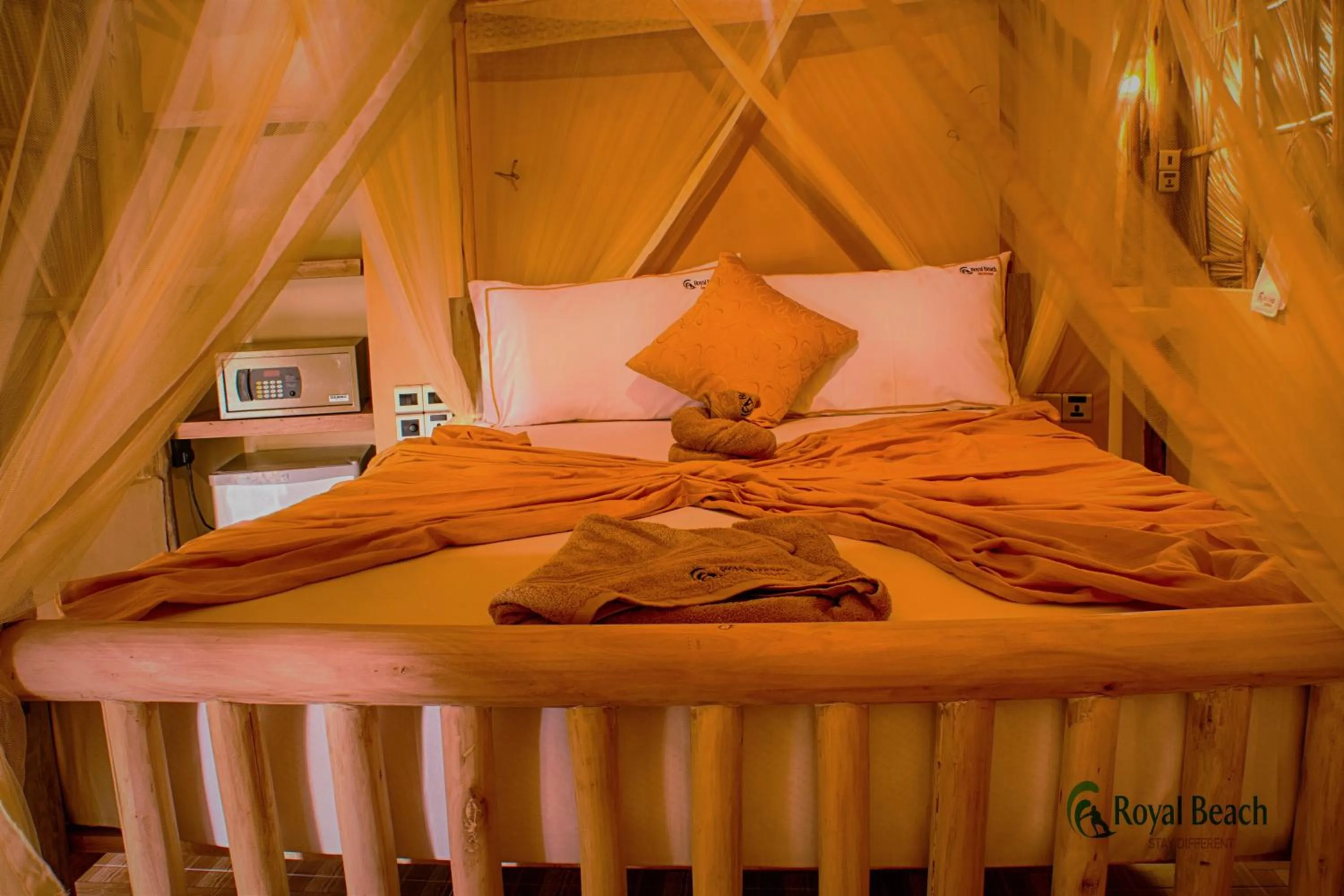 Bedroom, Bed in Royal Beach