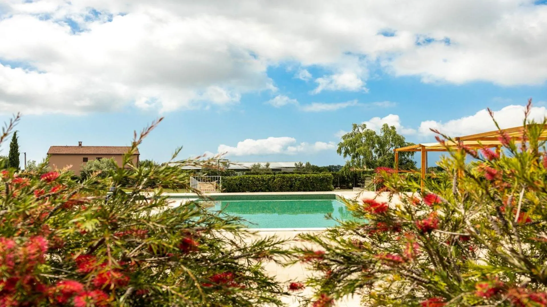 VELANERA Hotel & Restaurant